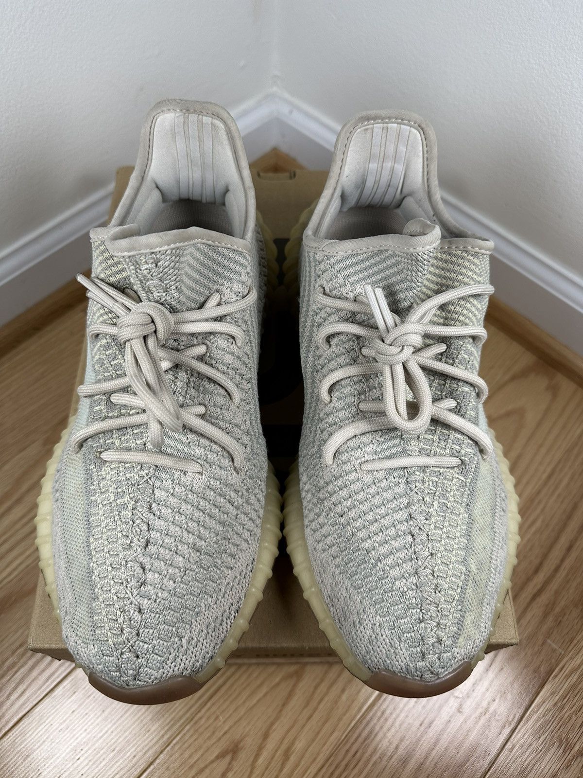 Adidas × Kanye West Adidas Yeezy Boost 350 V2 Citrin Non Reflective Size US 9.5 / EU 42-43 - 2 Thumbnail