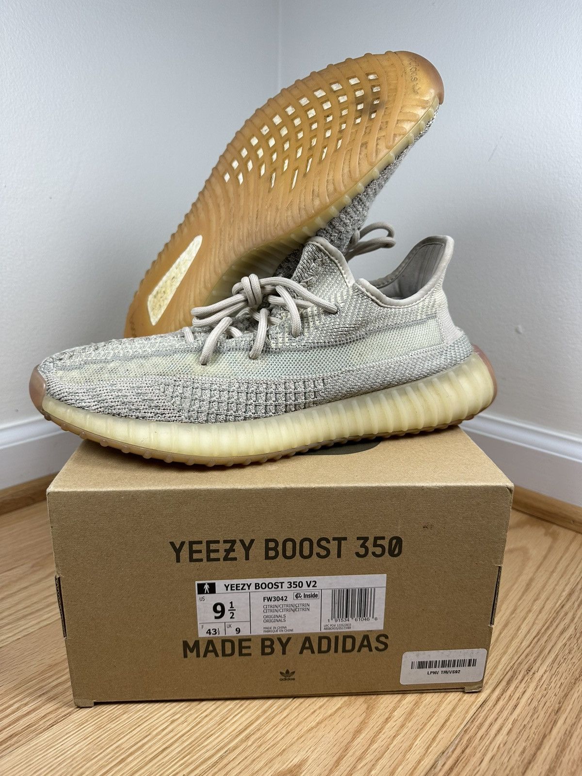 Adidas × Kanye West Adidas Yeezy Boost 350 V2 Citrin Non Reflective Size US 9.5 / EU 42-43 - 1 Thumbnail