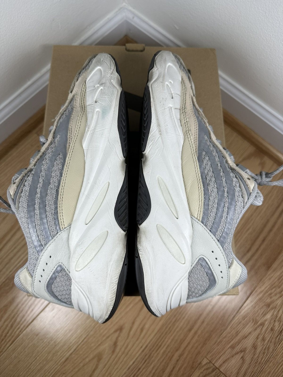 Adidas × Kanye West Adidas Yeezy Boost 700 V2 Cream Size US 10.5 / EU 43-44 - 5 Thumbnail