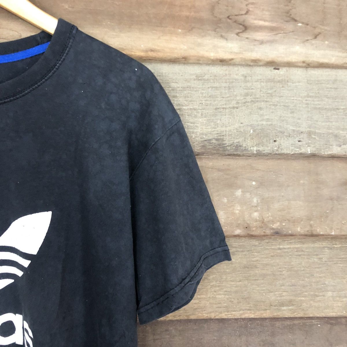 Adidas D Adidas vtg logo Black faded Short Sleeve Shirt #c1189 Size US M / EU 48-50 / 2 - 4 Thumbnail