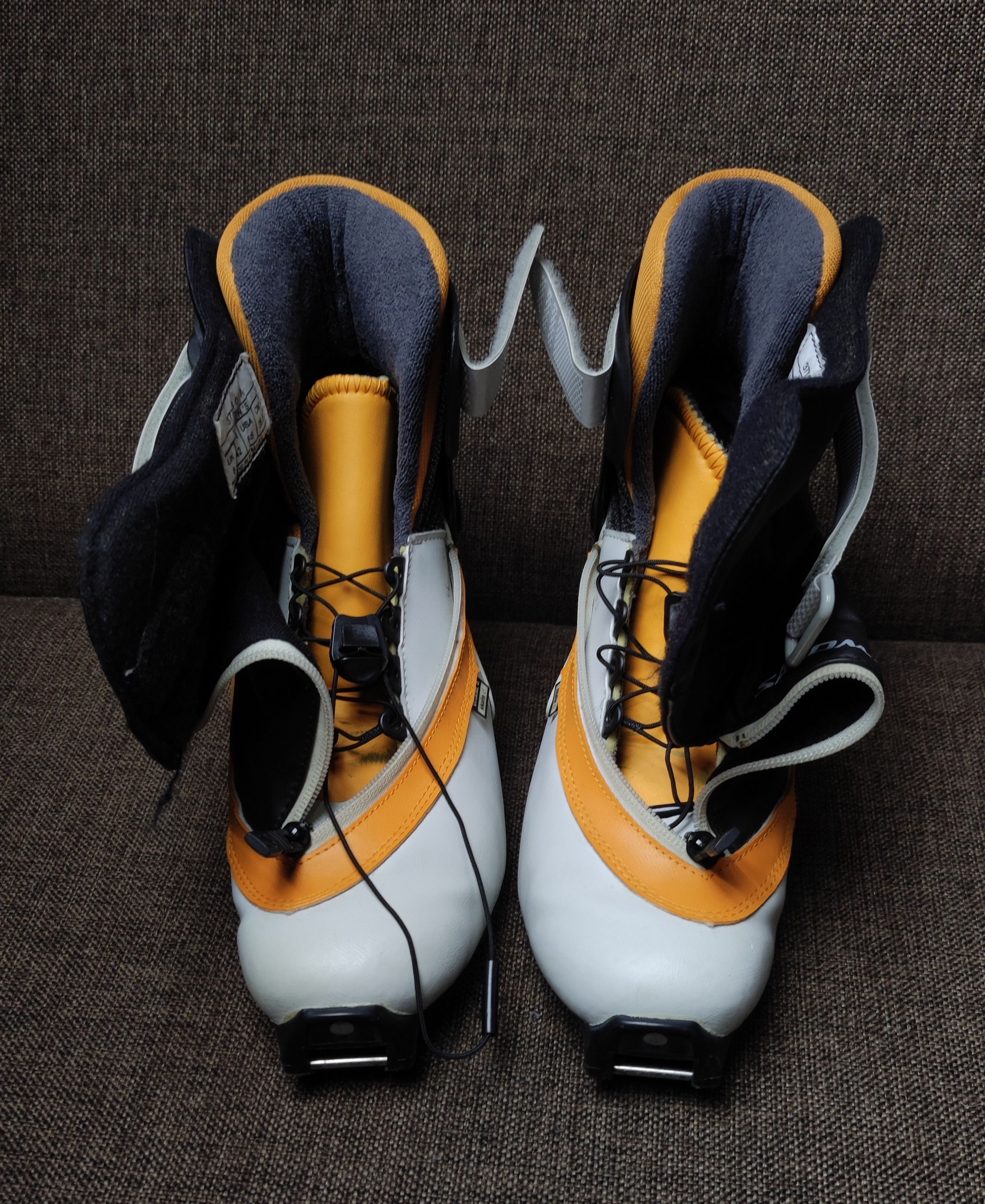 Salomon × Vintage Vintage Ski Boots Salomon Vitane 8 Skate CL Size US 11.5 / IT 41.5 - 12 Thumbnail