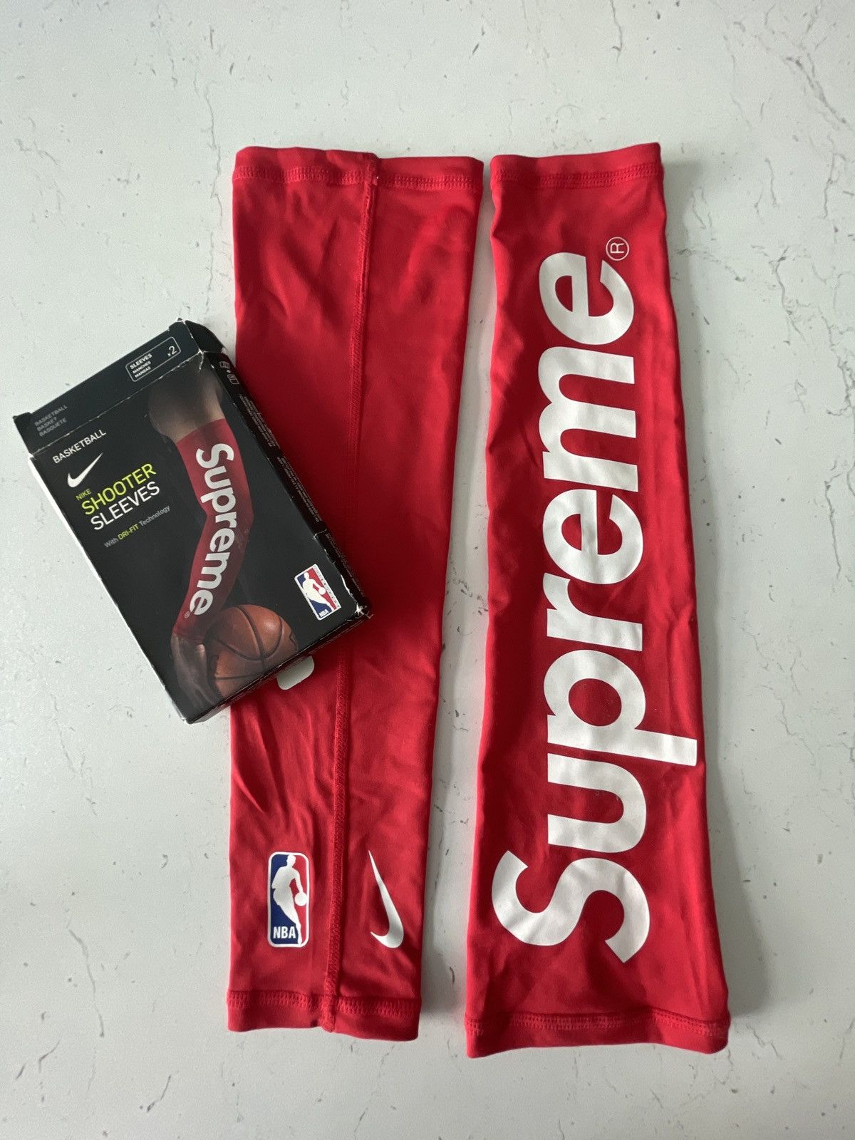 Supreme SUPREME X NBA X NIKE SHOOTER SLEEVES | Grailed