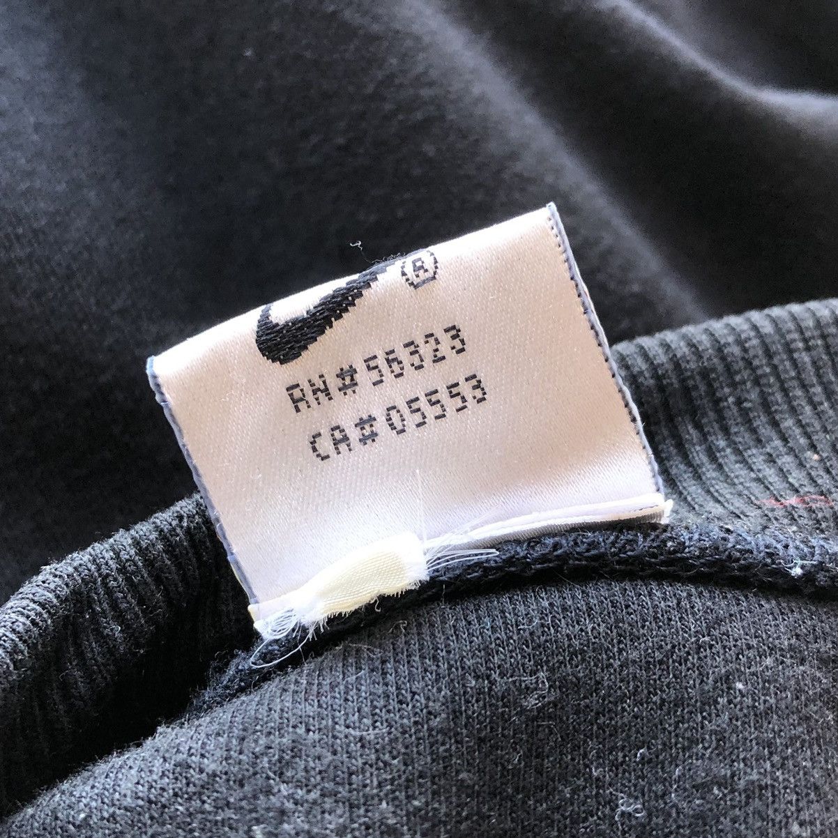 Nike Vintage 90's Nike Embroidered Swoosh Long Sleeve Tee Size US L / EU 52-54 / 3 - 14 Thumbnail