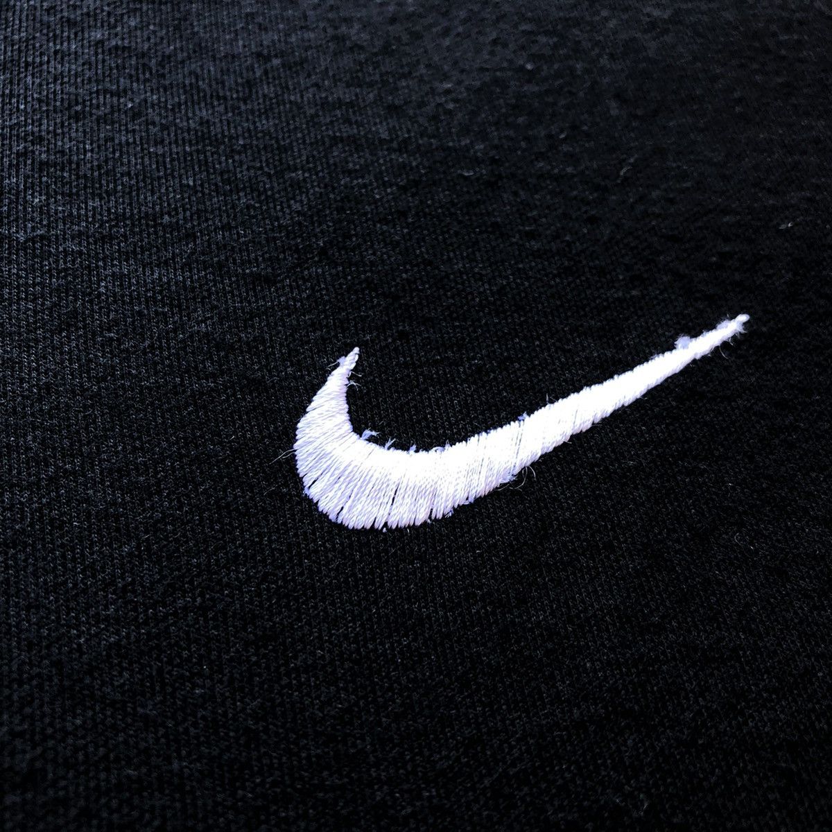 Nike Vintage 90's Nike Embroidered Swoosh Long Sleeve Tee Size US L / EU 52-54 / 3 - 11 Thumbnail