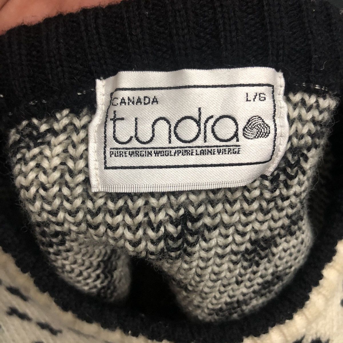 Tundra Canada Vintage Tundra Canada Embroidery Big Logo Fullprint Knitwear Size US XXL / EU 58 / 5 - 9 Thumbnail