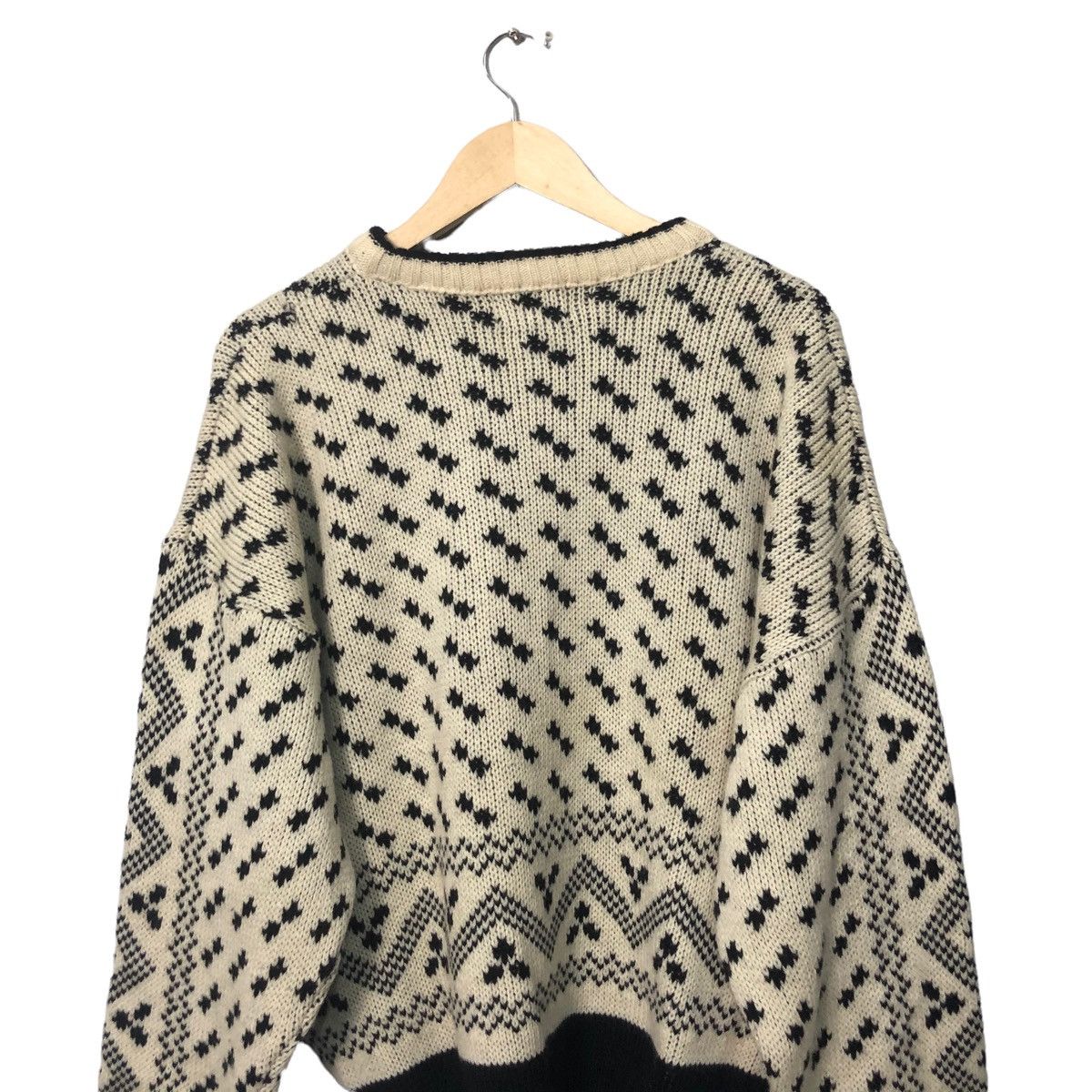 Tundra Canada Vintage Tundra Canada Embroidery Big Logo Fullprint Knitwear Size US XXL / EU 58 / 5 - 8 Thumbnail