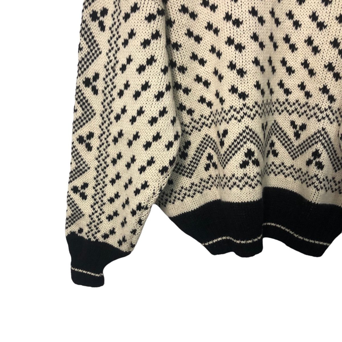 Tundra Canada Vintage Tundra Canada Embroidery Big Logo Fullprint Knitwear Size US XXL / EU 58 / 5 - 7 Thumbnail
