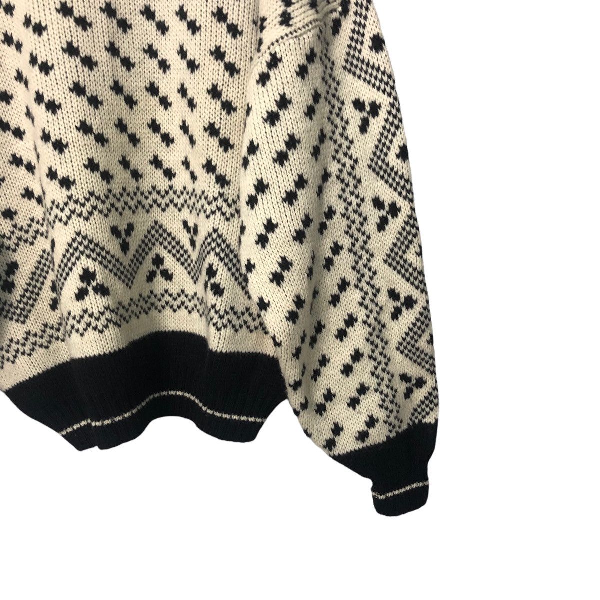 Tundra Canada Vintage Tundra Canada Embroidery Big Logo Fullprint Knitwear Size US XXL / EU 58 / 5 - 6 Thumbnail