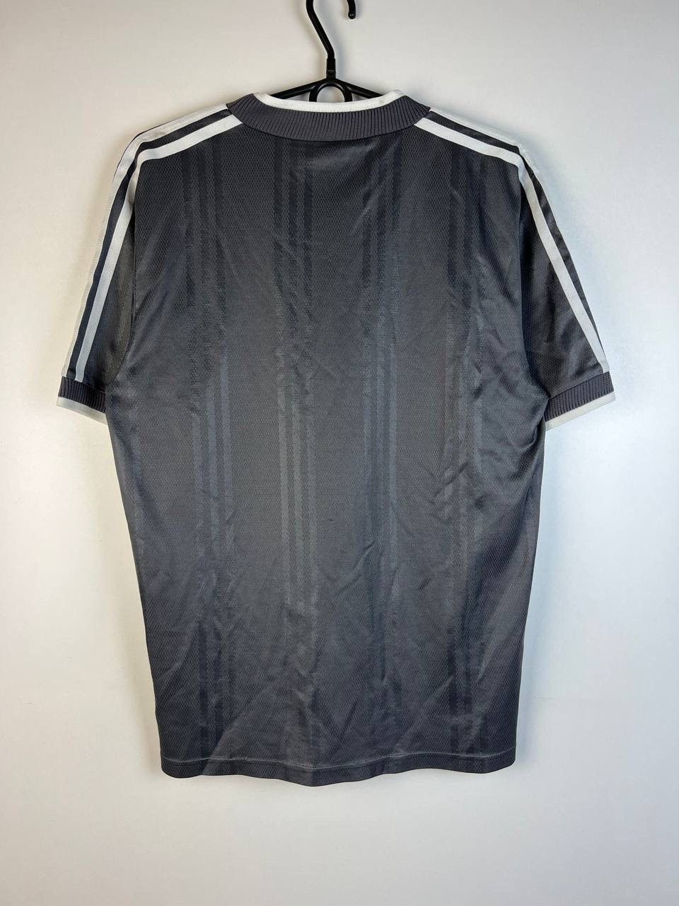 Adidas × Vintage Adidas vintage t-shirt size S Size US S / EU 44-46 / 1 - 6 Thumbnail