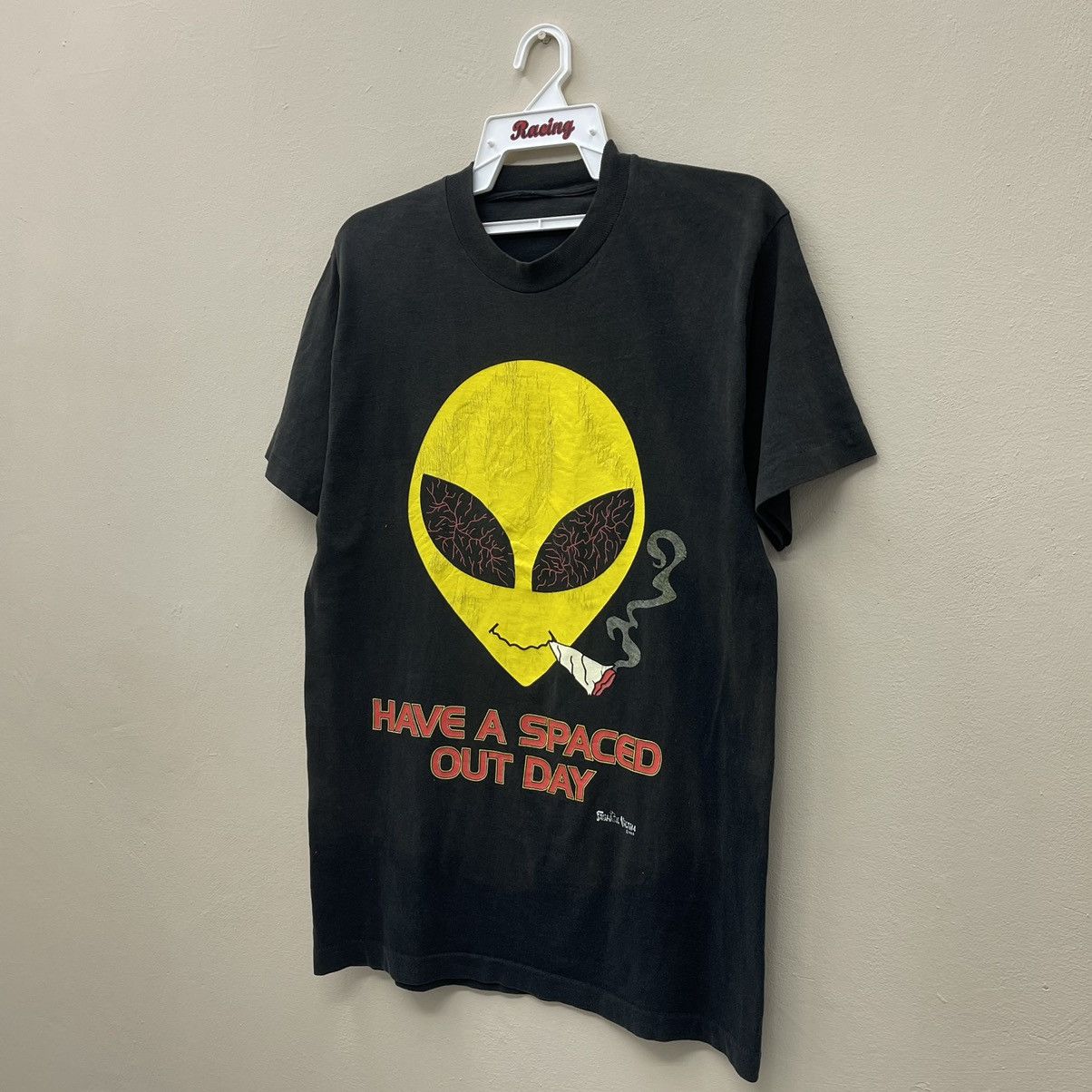 Vintage Vintage 90s Fashion Victim T-Shirt Have A Spaced Out Day Size US M / EU 48-50 / 2 - 8 Thumbnail