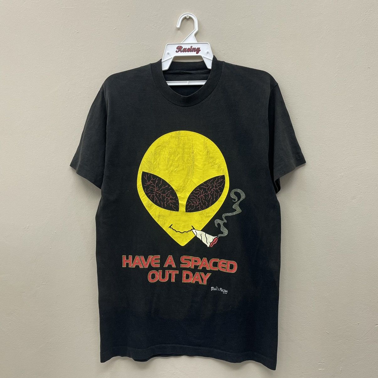 Vintage Vintage 90s Fashion Victim T-Shirt Have A Spaced Out Day Size US M / EU 48-50 / 2 - 1 Thumbnail