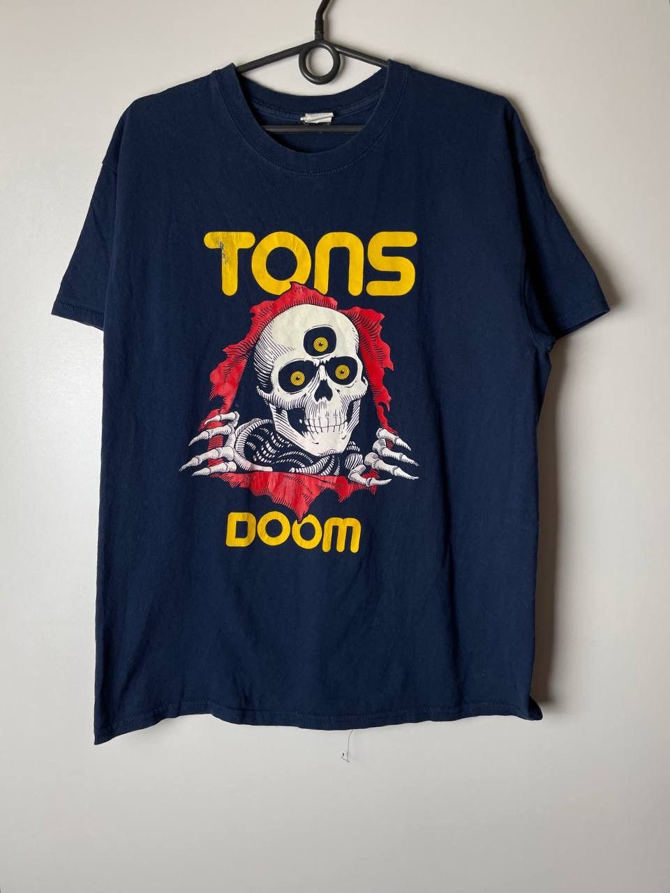 Vintage Tons Doom Skulls vintage t-shirts size L Size US L / EU 52-54 / 3 - 1 Thumbnail
