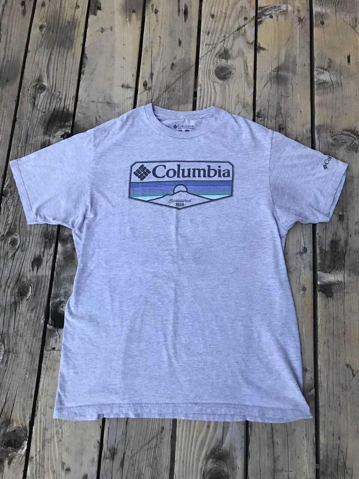 Columbia Vintage Columbia logo t shirt Size US L / EU 52-54 / 3 - 1 Thumbnail