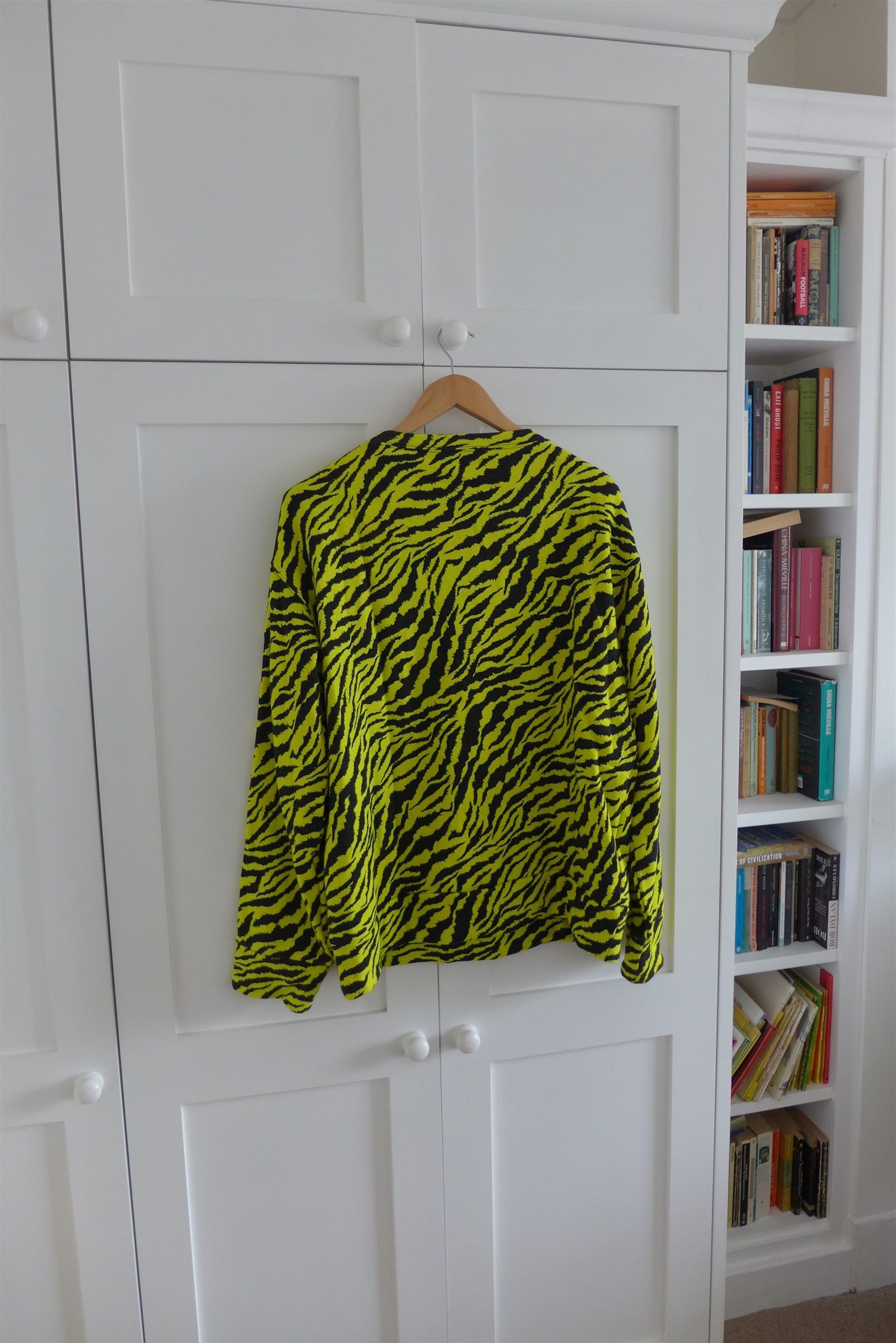 Gucci Gucci 'Guccify' Zebra Print Sweatshirt Size US L / EU 52-54 / 3 - 2 Thumbnail