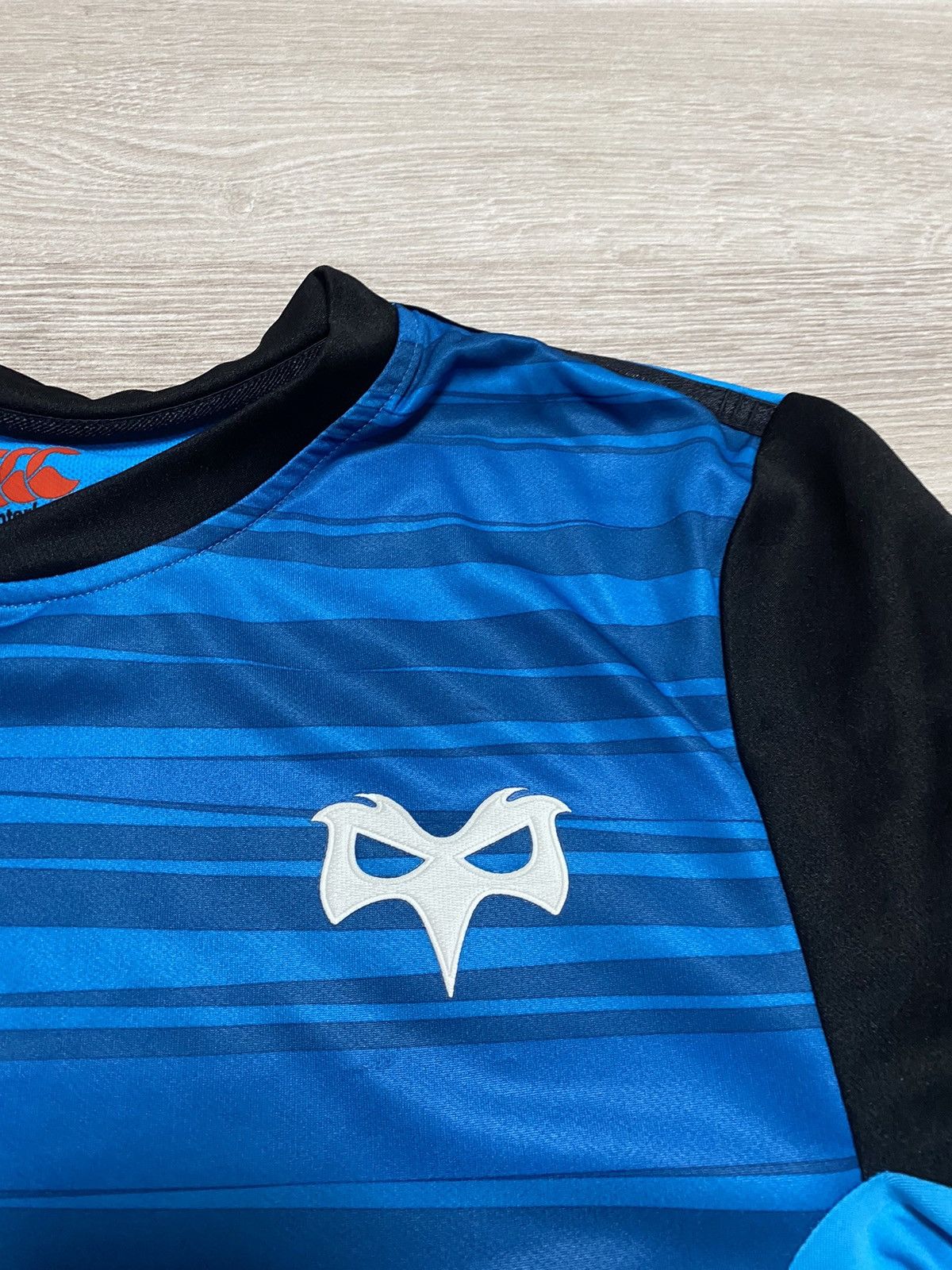 Canterbury of New Zealand BNWT OSPREYS RUGBY JERSEY MAGLIA 2018 CANTERBURY BLUE SIZE Size US M / EU 48-50 / 2 - 3 Thumbnail