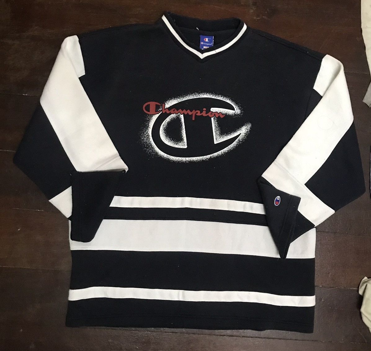 Champion × Vintage Vintage Champion vneck big logo sweatshirt Size US L / EU 52-54 / 3 - 6 Thumbnail