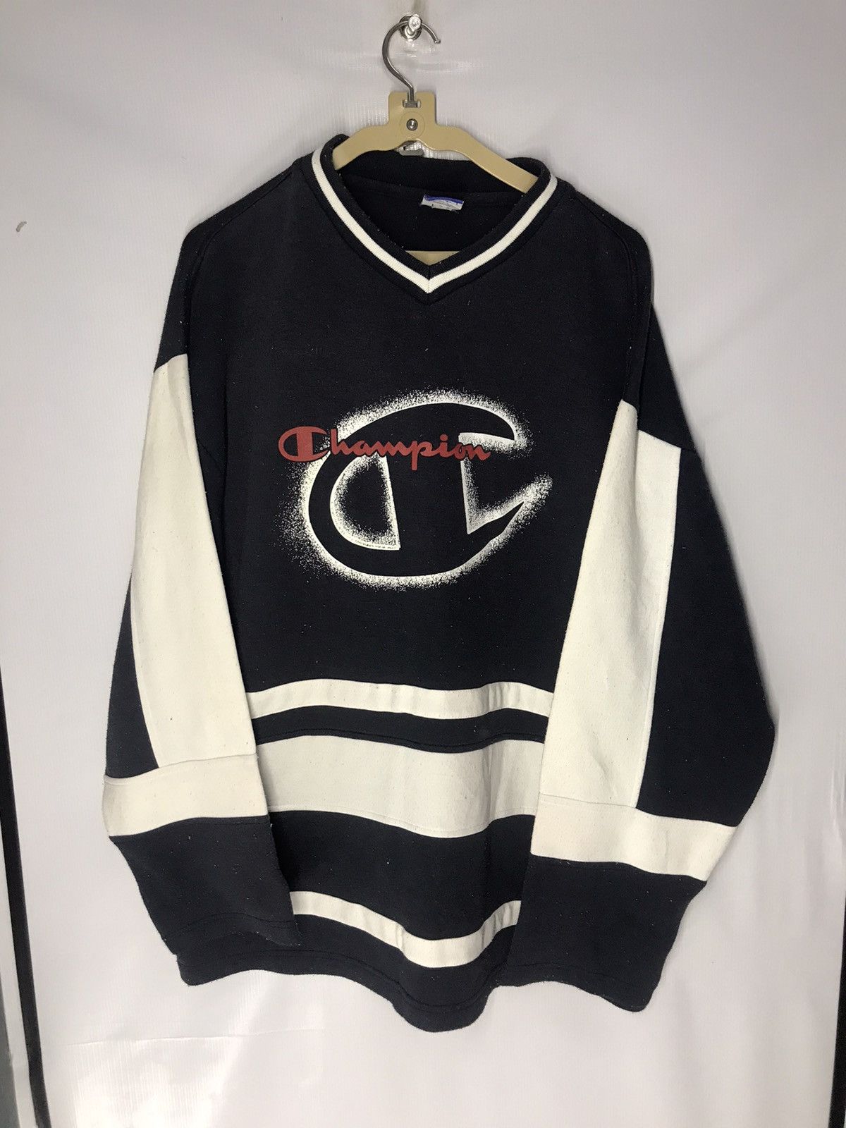 Champion × Vintage Vintage Champion vneck big logo sweatshirt Size US L / EU 52-54 / 3 - 8 Thumbnail