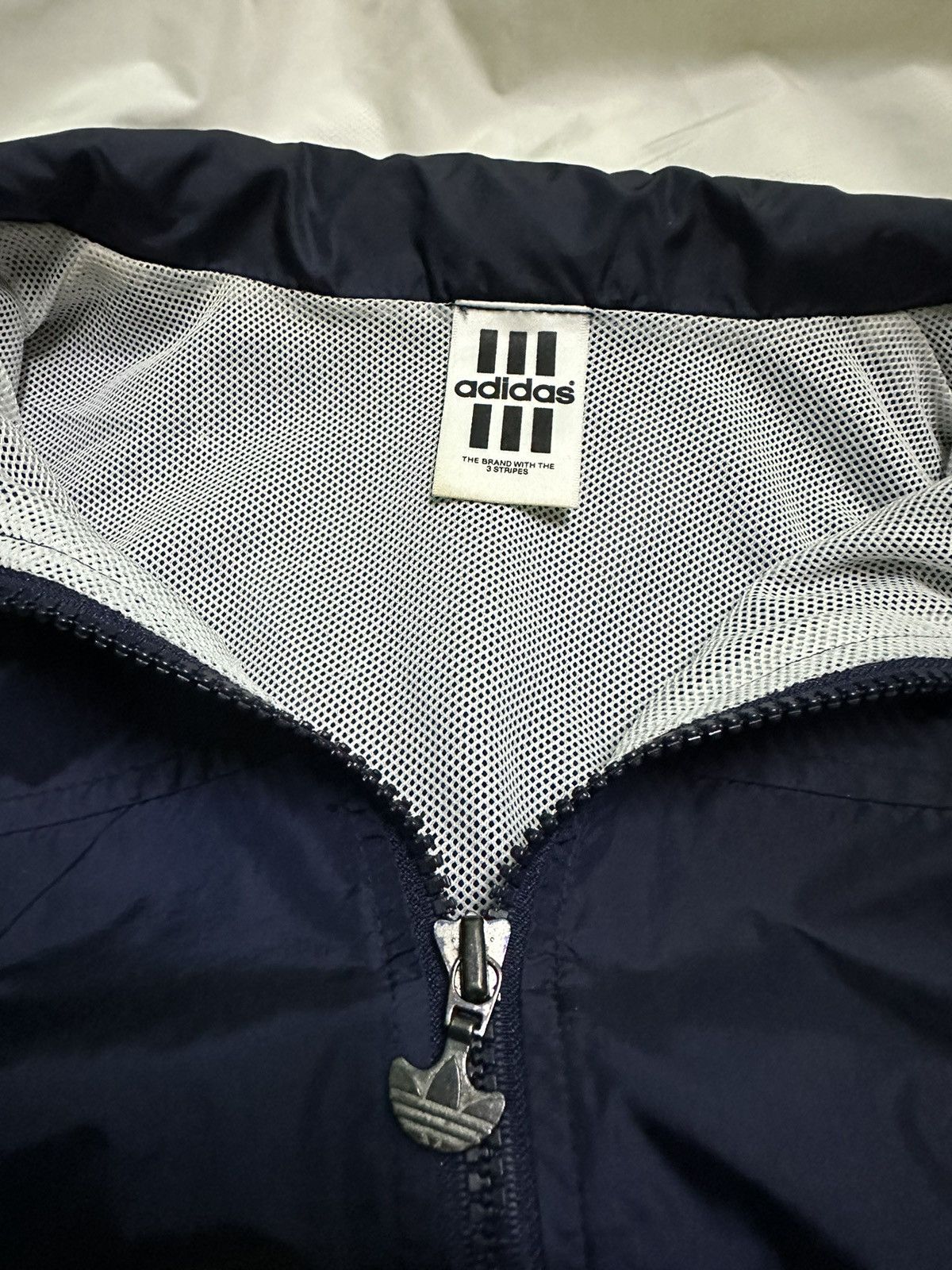 Vintage Vintage adidas windbreaker Size US L / EU 52-54 / 3 - 3 Thumbnail
