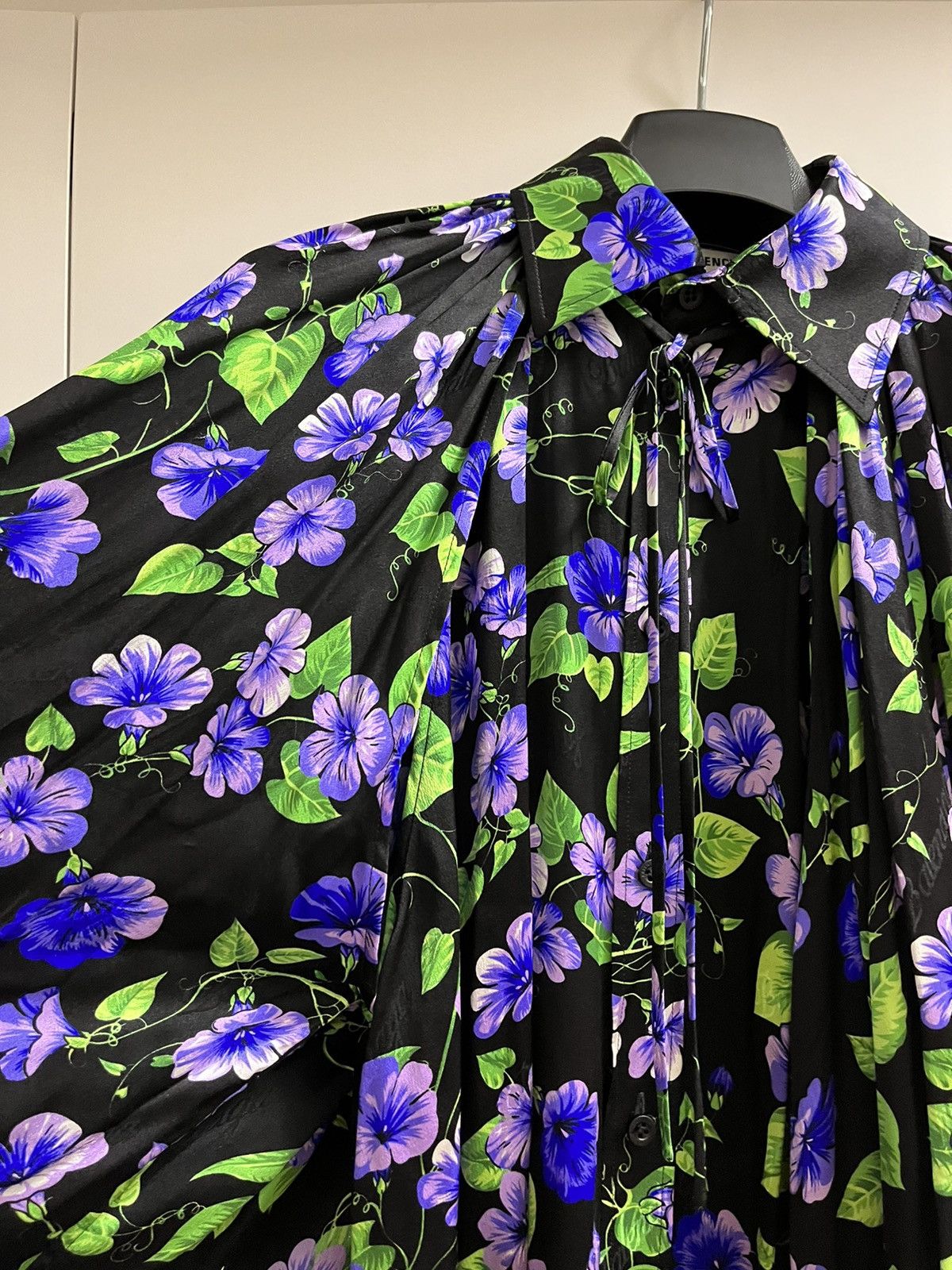 Balenciaga Balenciaga floral jacquard bell sleeve shirt Size XS / US 0-2 / IT 36-38 - 3 Thumbnail