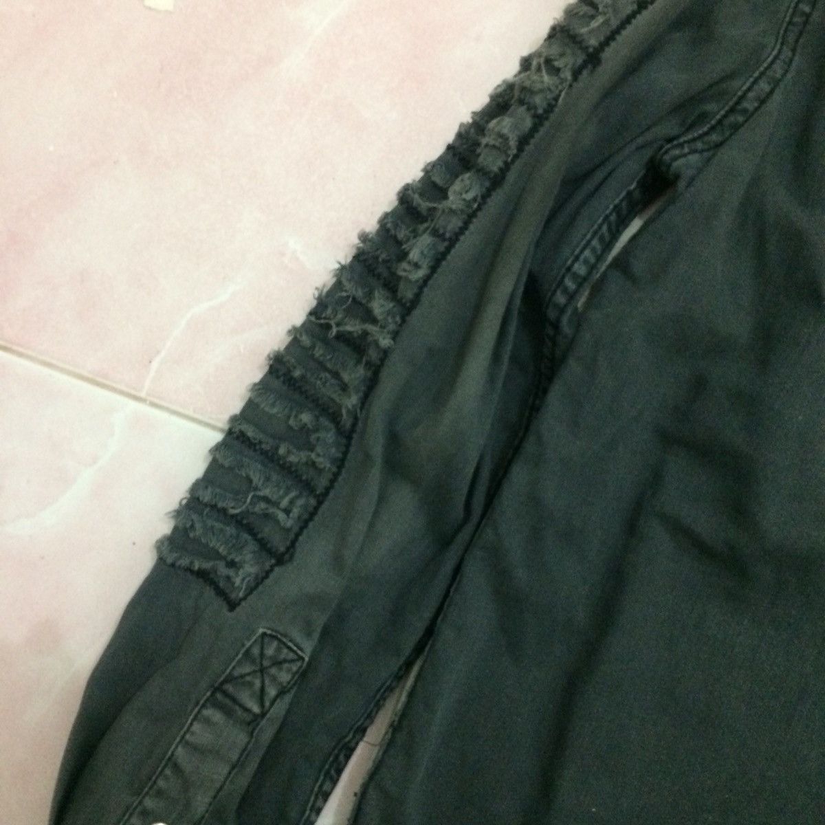 Cheap Monday × Vintage Vintage Cheap Monday Denim Distressed Shirt Size US S / EU 44-46 / 1 - 6 Thumbnail