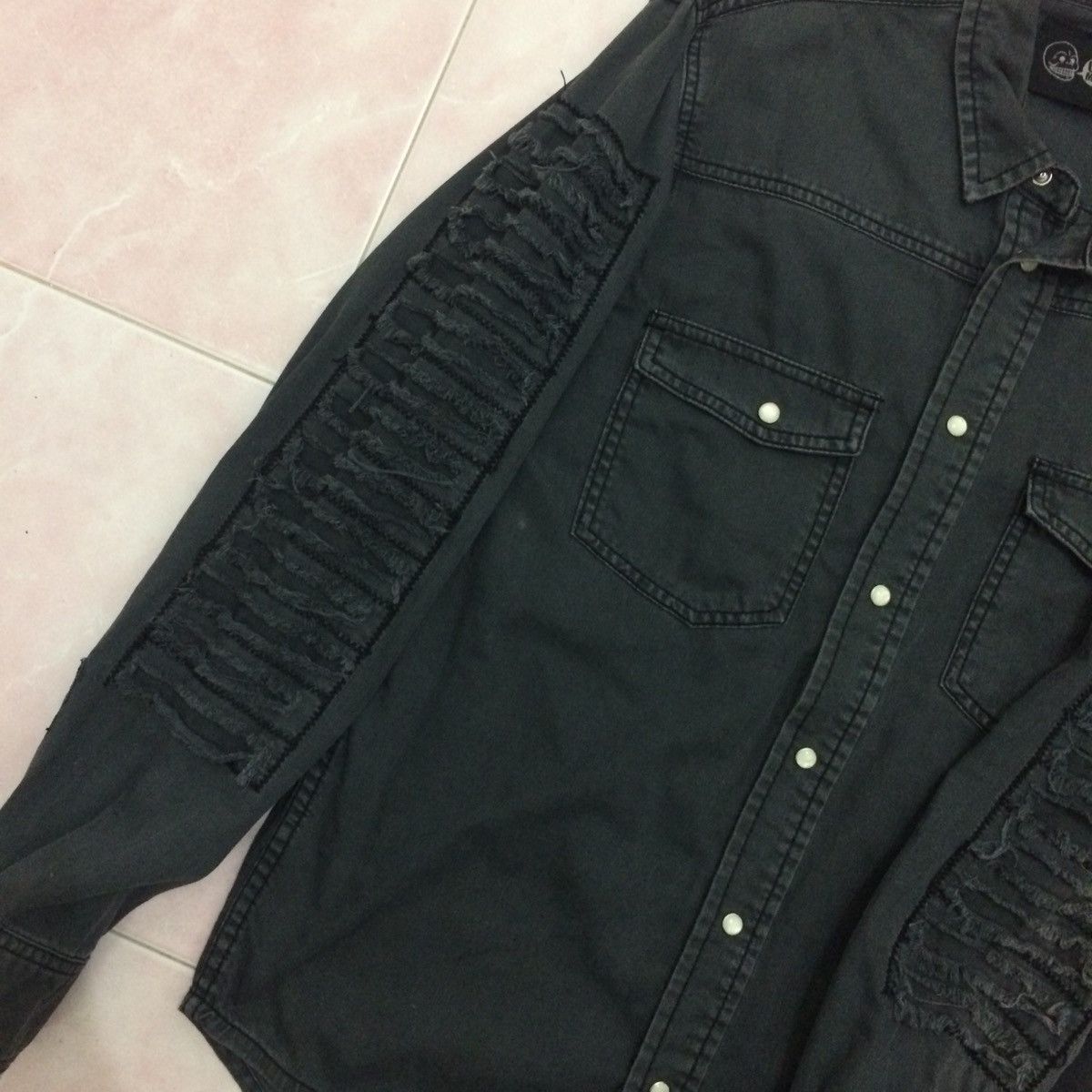 Cheap Monday × Vintage Vintage Cheap Monday Denim Distressed Shirt Size US S / EU 44-46 / 1 - 3 Thumbnail