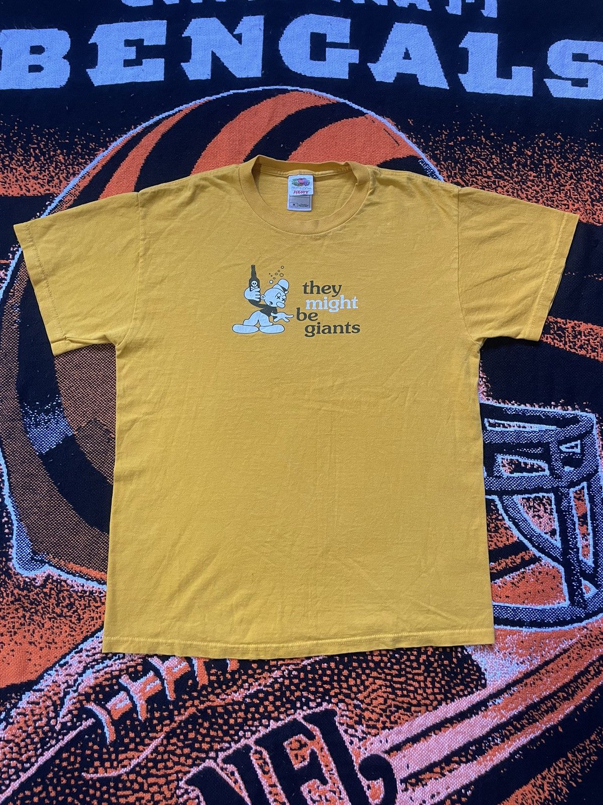 Band Tees × Vintage Vintage They Might Be Giants Yellow T-Shirt. Size US L / EU 52-54 / 3 - 1 Thumbnail