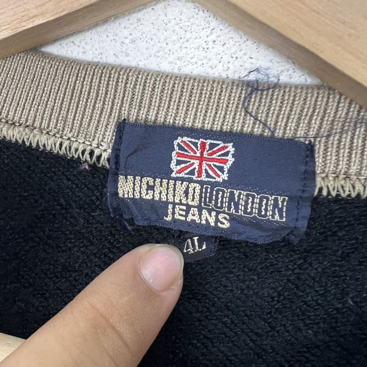 Japanese Brand VINTAGE MICHIKO LONDON EMBROIDERY BIG LOGO SWEATSHIRT Size US L / EU 52-54 / 3 - 6 Thumbnail