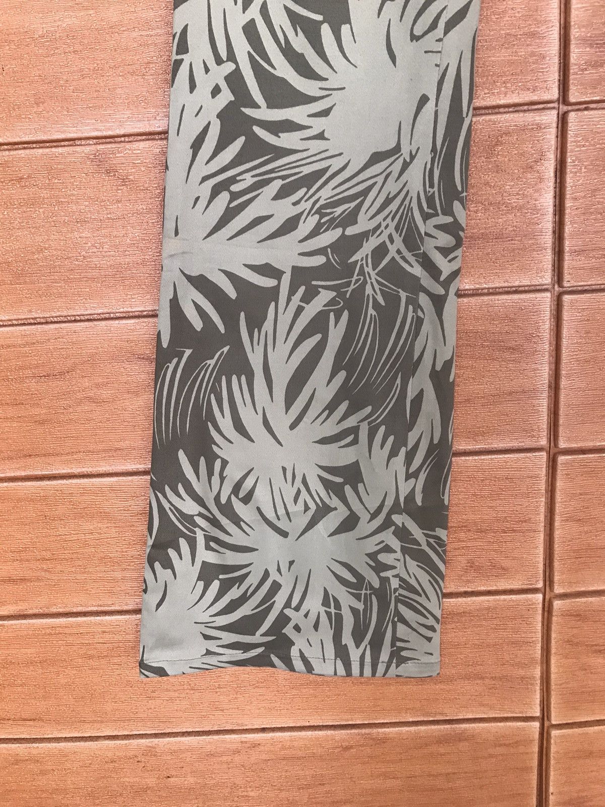 Katharine Hamnett London Flare Pants Katharine Hamnett Printed Design Boot Cut Pants Size US 30 / EU 46 - 3 Thumbnail