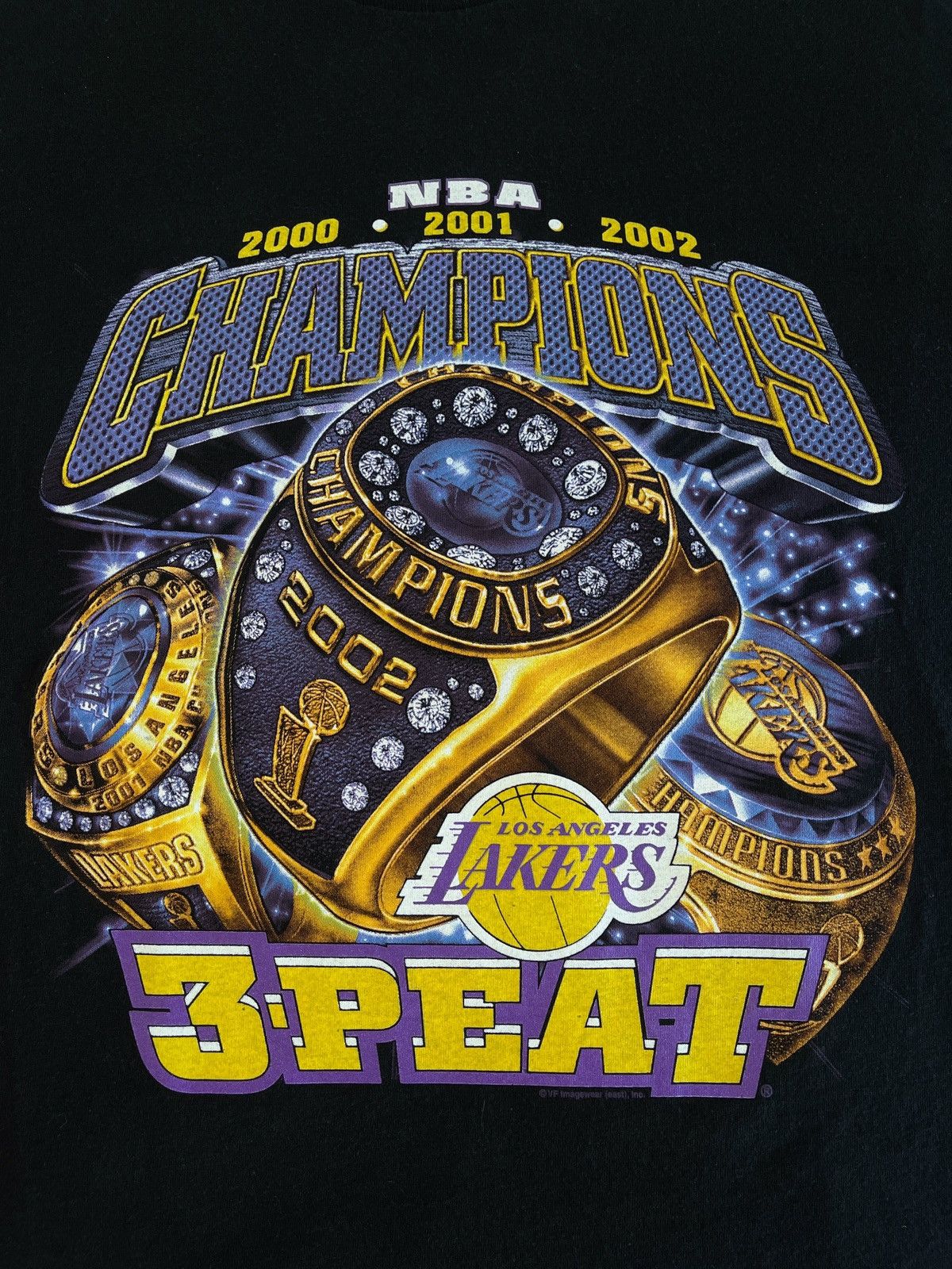 NBA 2002 Lakers 3 peat Championship t shirt Size US L / EU 52-54 / 3 - 2 Thumbnail