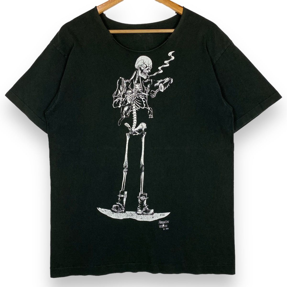 Fashion Victim × Vintage VINTAGE 1990 FASHION VICTIM PUNK SKELETON DISTRESSED TEE Size US L / EU 52-54 / 3 - 2 Thumbnail