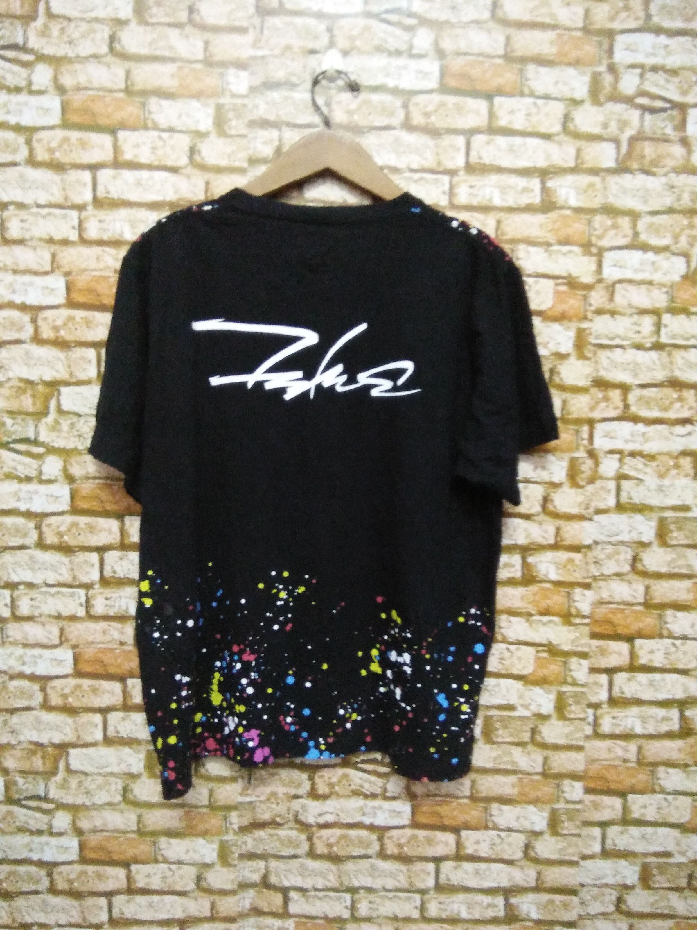 Futura FUTURA x UNIQLO shirt (A174) Size US XL / EU 56 / 4 - 1 Thumbnail