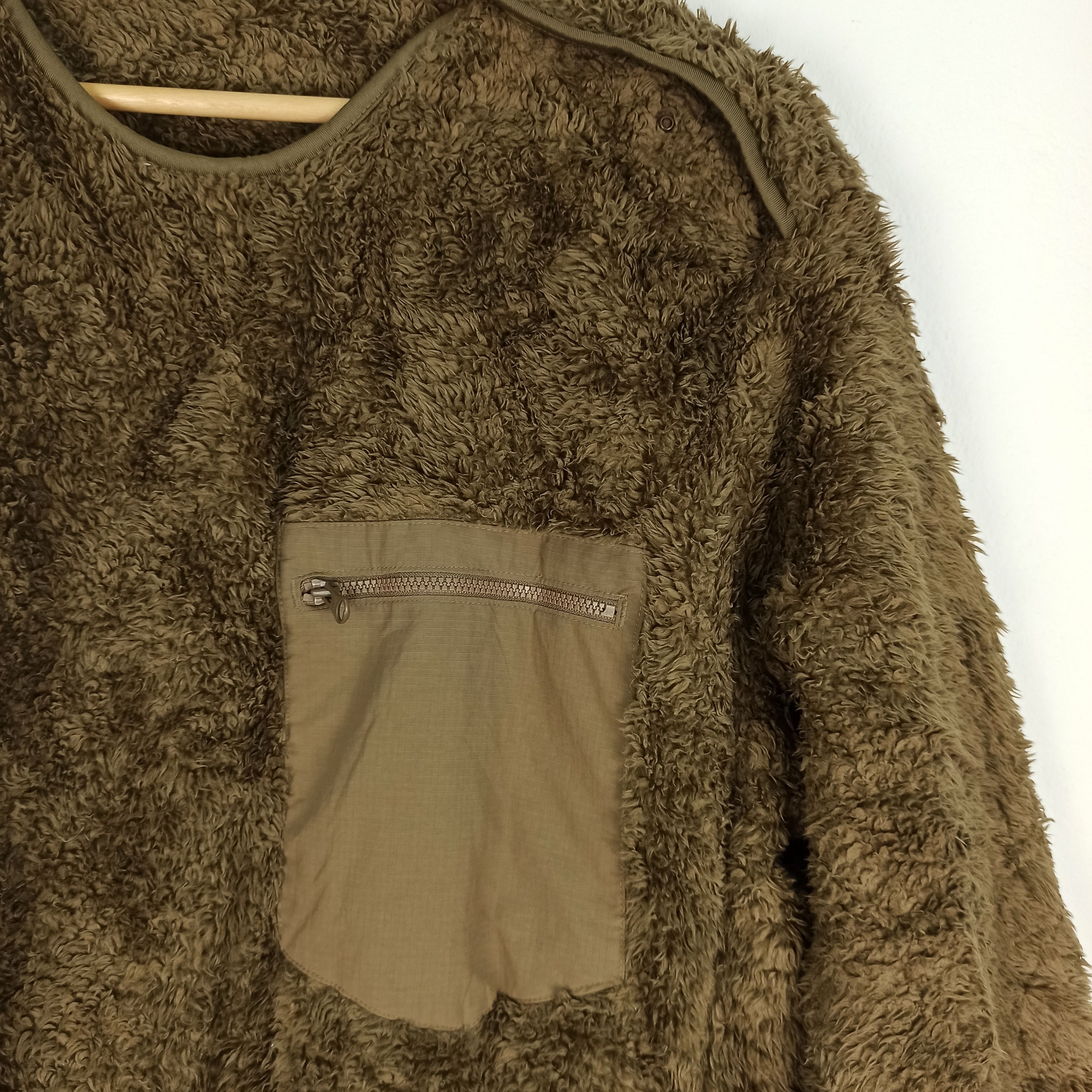 Japanese Brand UNIQLO Round Neck Fleece Jacket single pocket Size US XL / EU 56 / 4 - 2 Thumbnail