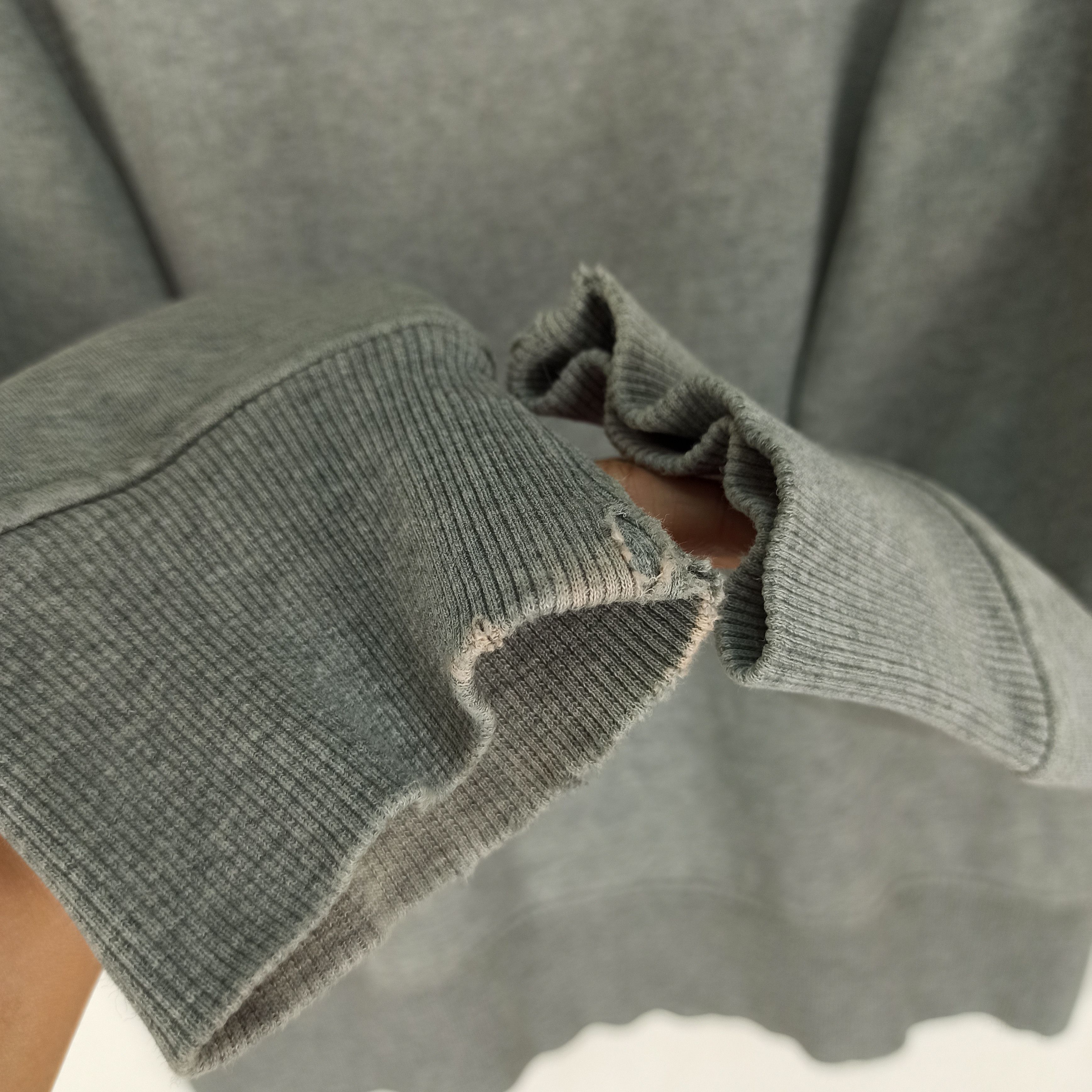 Nike Vintage Distressed Nike Sweatshirt Big Logo Swoosh Size US L / EU 52-54 / 3 - 4 Thumbnail