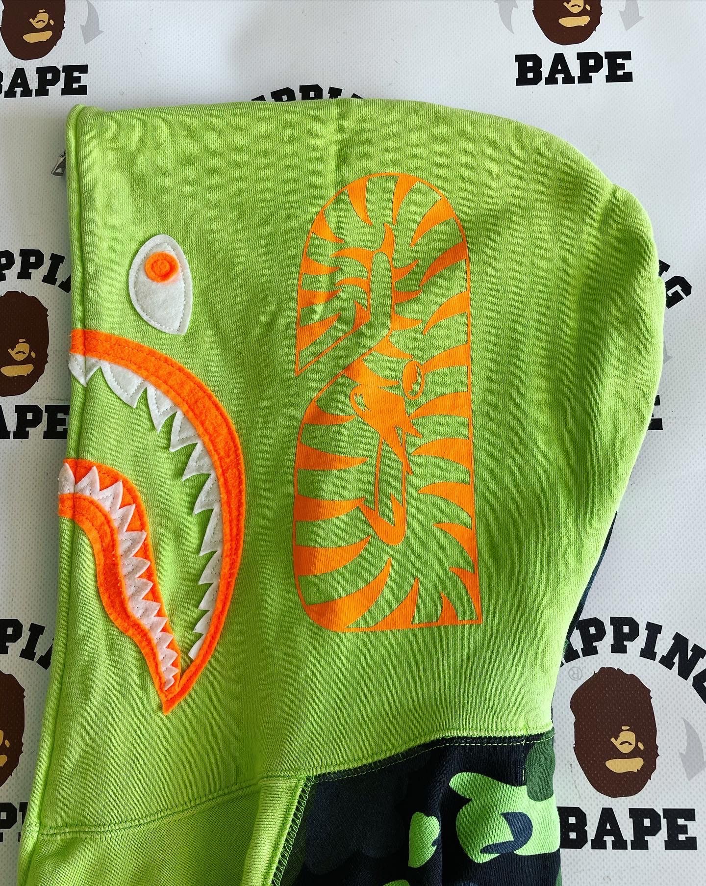 Bape BAPE 1ST CAMO NEON SHARK FULL ZIP HOODIE Size US M / EU 48-50 / 2 - 5 Thumbnail