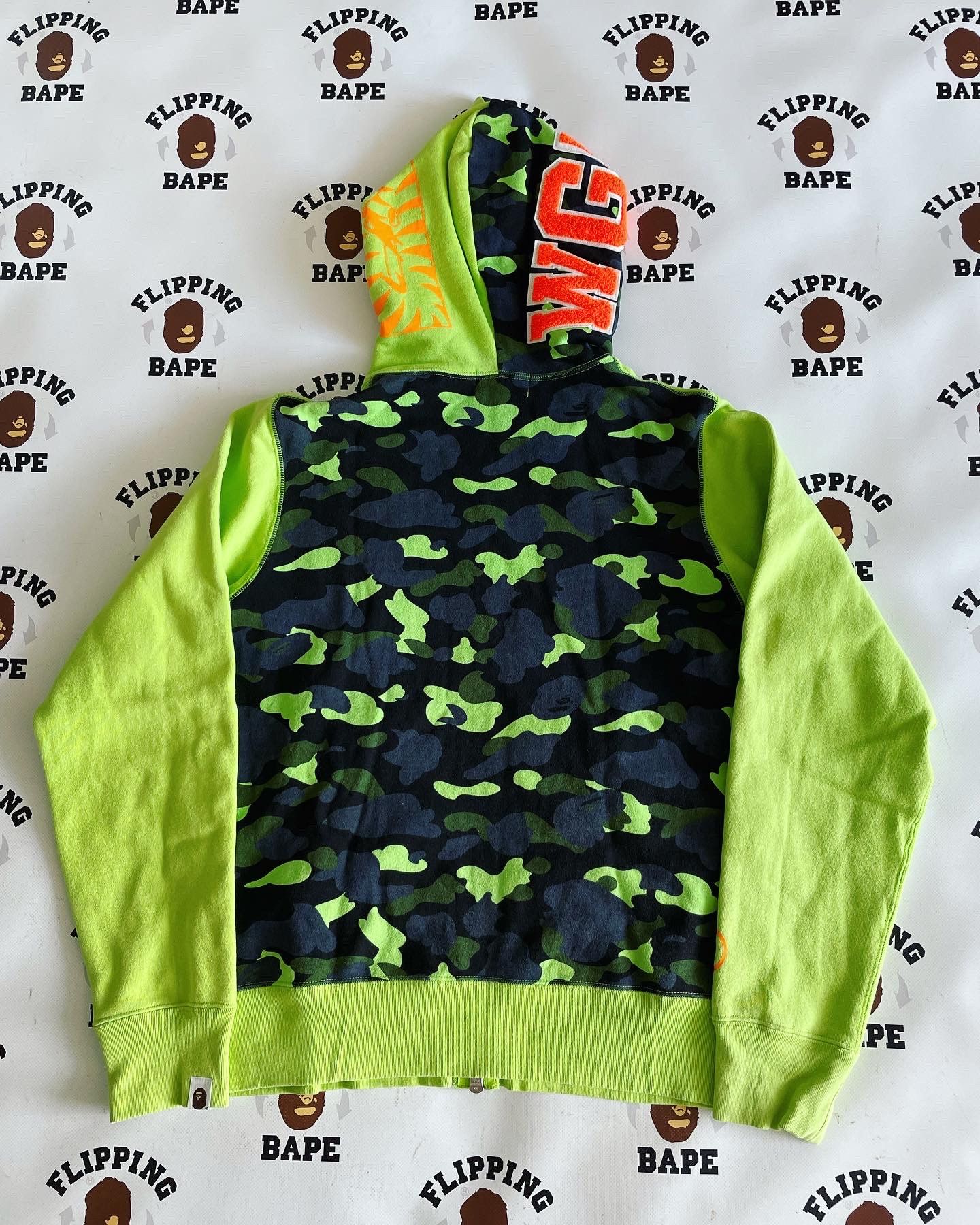 Bape BAPE 1ST CAMO NEON SHARK FULL ZIP HOODIE Size US M / EU 48-50 / 2 - 2 Thumbnail