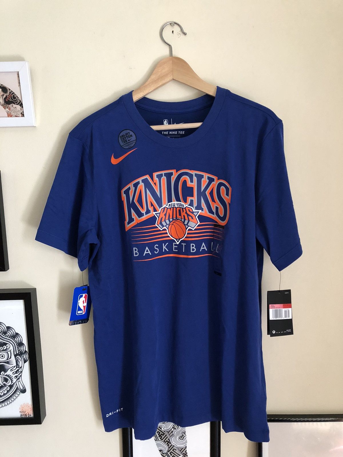 image of Nike New York Knicks Nba Dri-Fit T-Shirt in Blue, Men's (Size Large)
