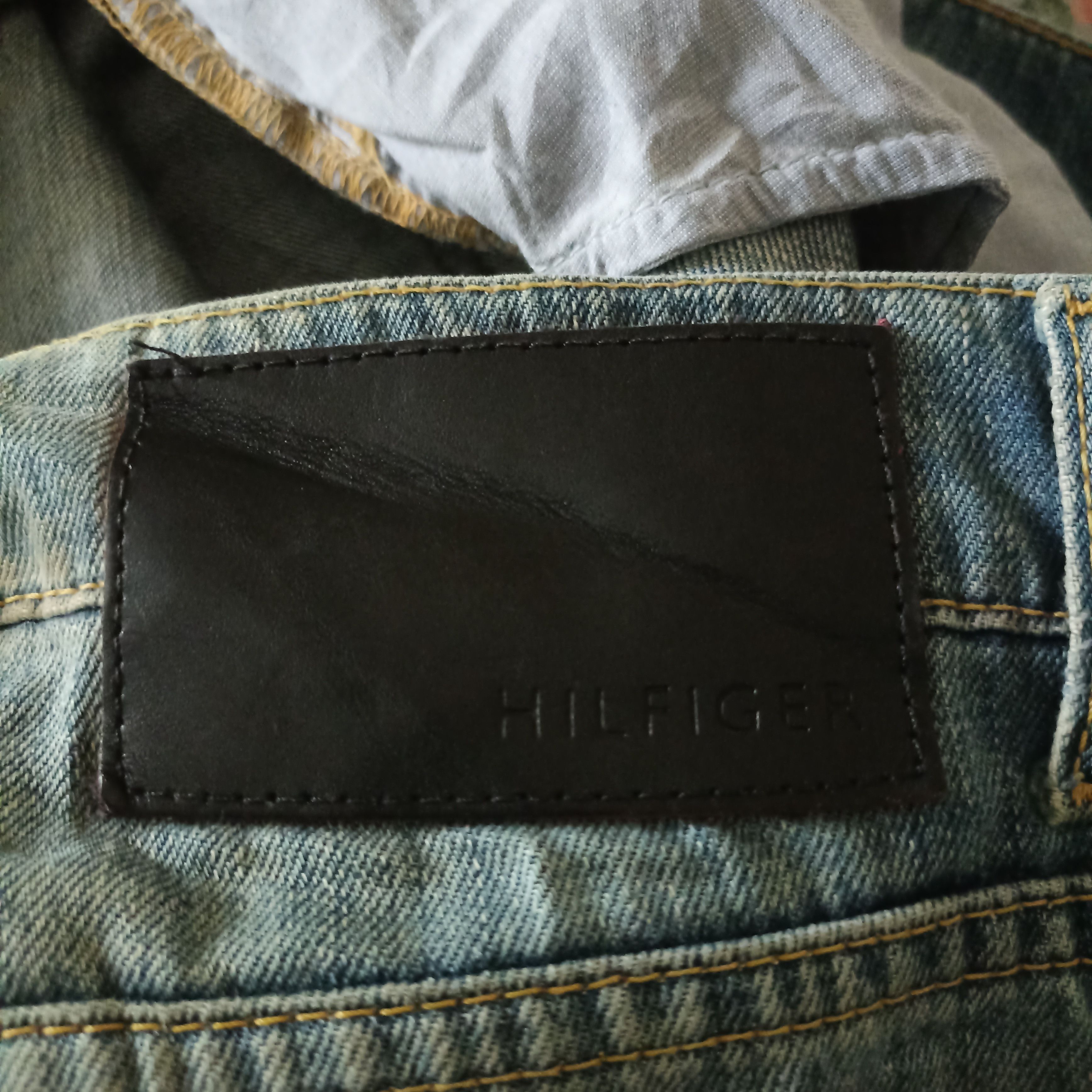 Tommy Hilfiger Faded Tommy Hilfiger Slim Fit Jeans Pant Size US 34 / EU 50 - 13 Thumbnail