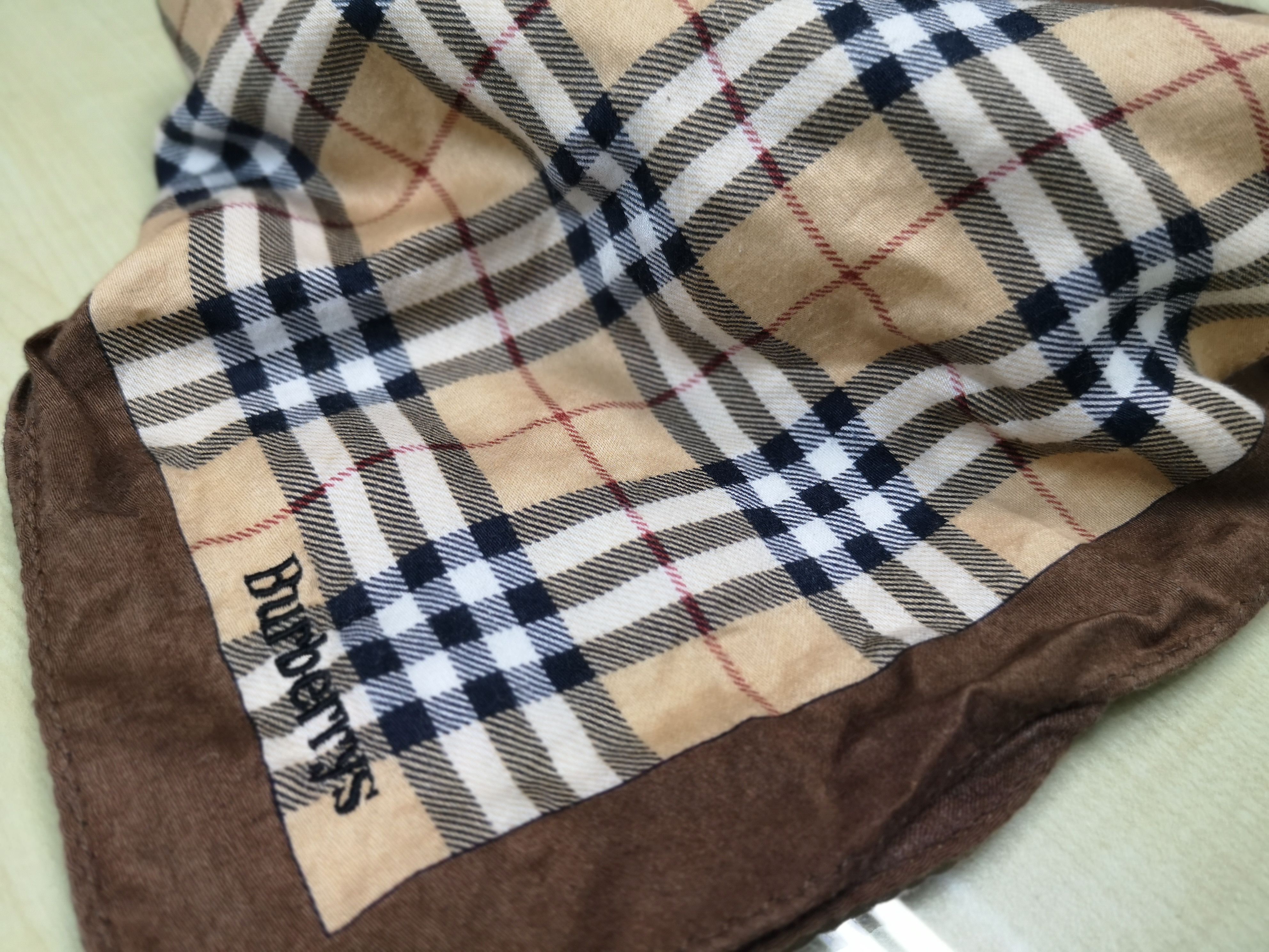 Burberry × Designer ICONIC BURBERRYS NOVA CHECK HANDKERCHIEF Size ONE SIZE - 17 Thumbnail