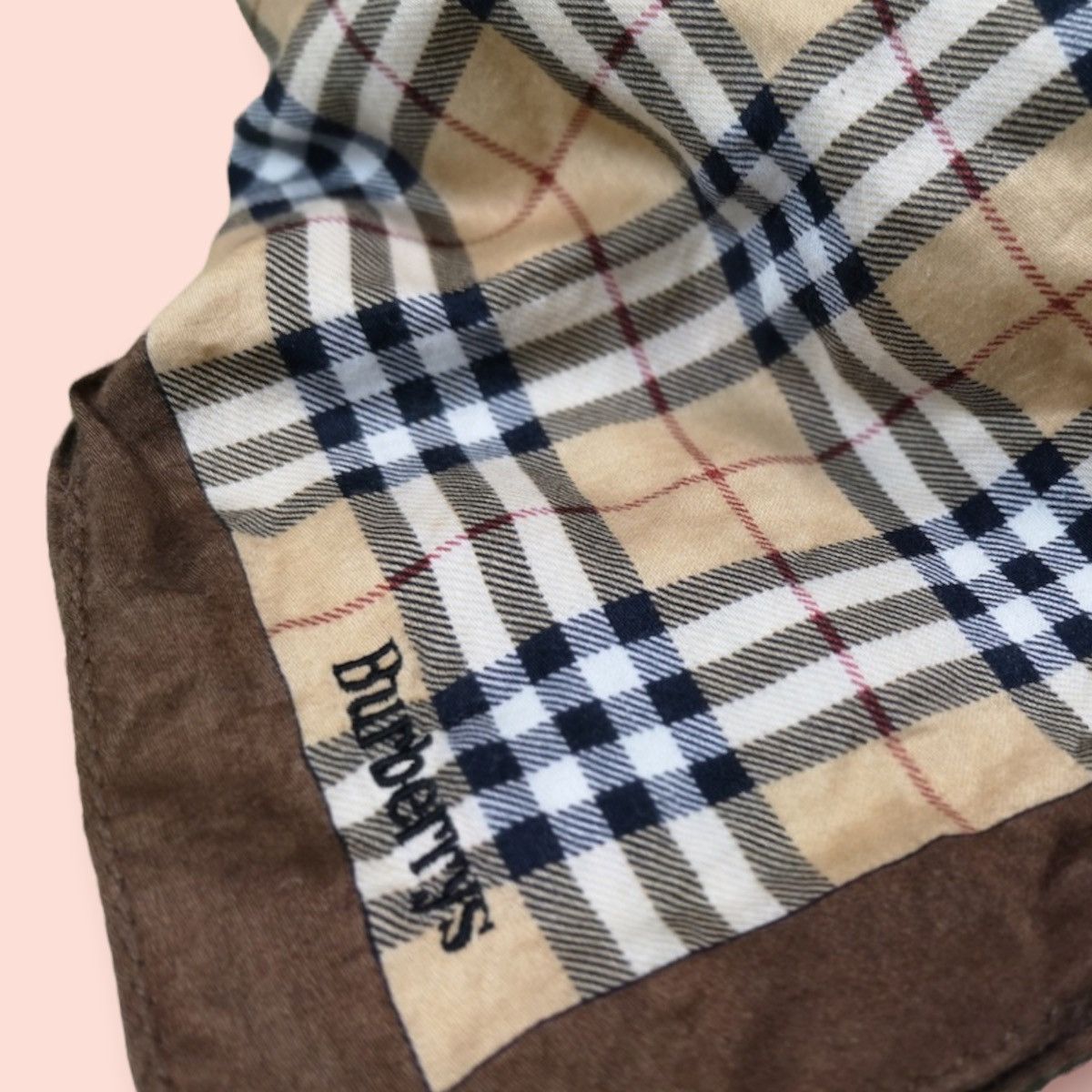 Burberry × Designer ICONIC BURBERRYS NOVA CHECK HANDKERCHIEF Size ONE SIZE - 16 Thumbnail