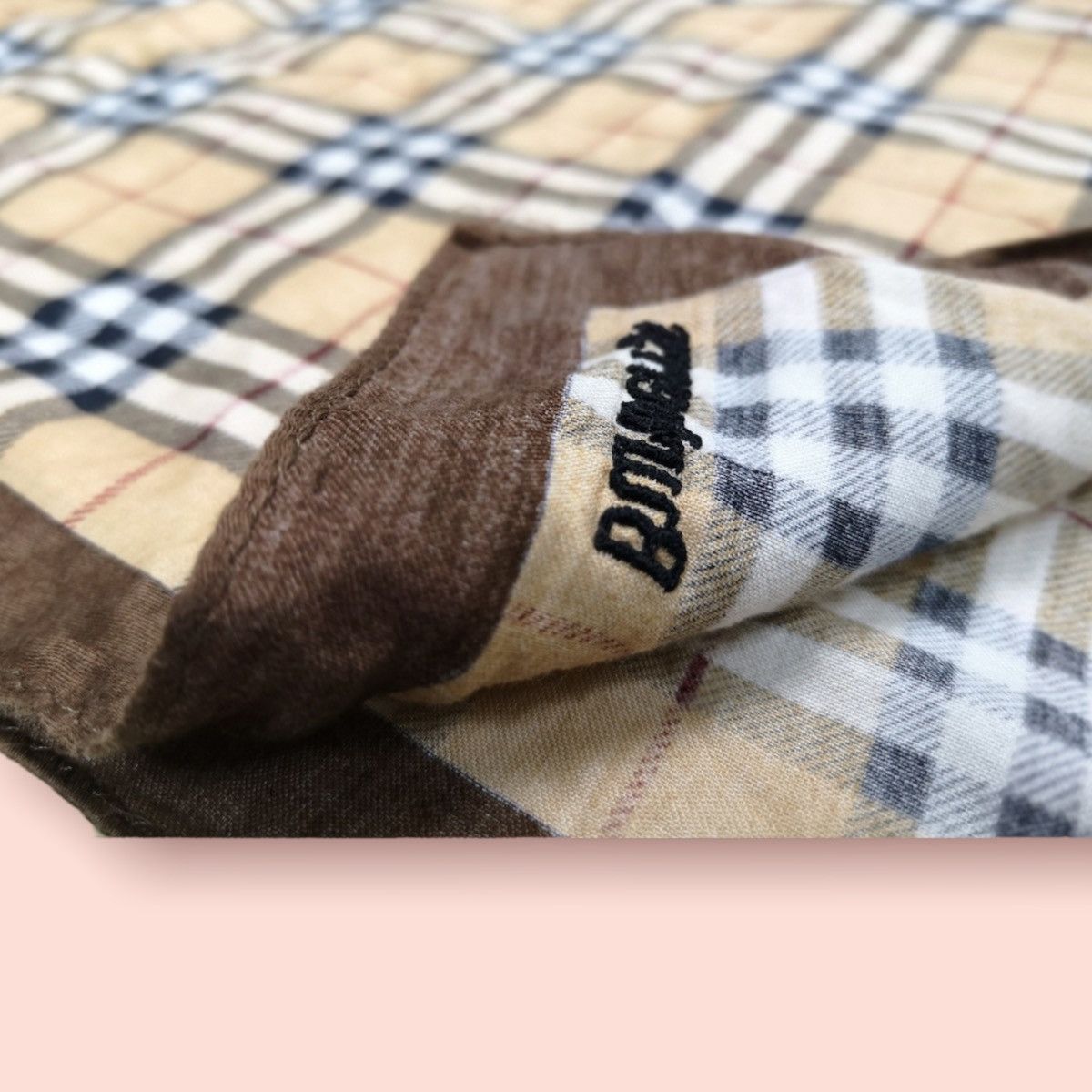 Burberry × Designer ICONIC BURBERRYS NOVA CHECK HANDKERCHIEF Size ONE SIZE - 6 Thumbnail