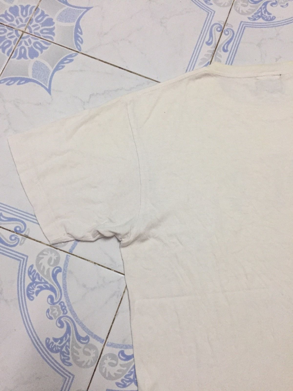 Other Nice Printed Skate Roses Vans Of The Wall Tshirt Size US M / EU 48-50 / 2 - 13 Thumbnail