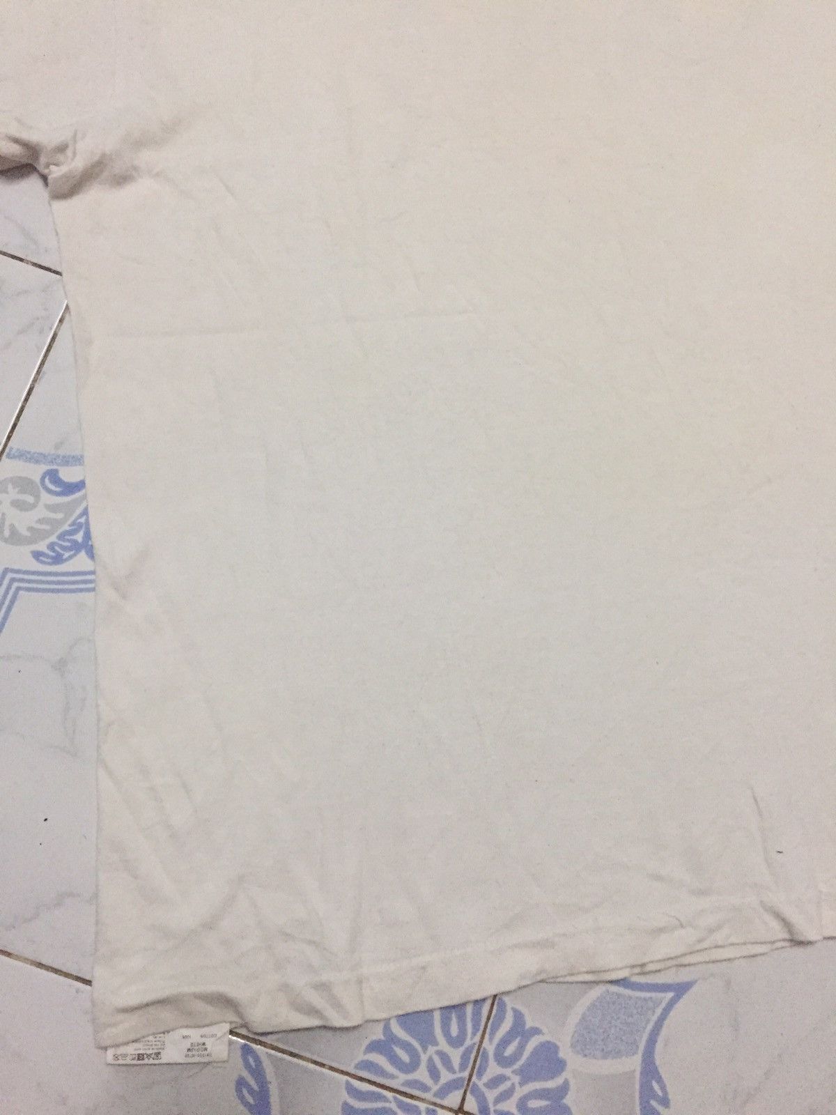 Other Nice Printed Skate Roses Vans Of The Wall Tshirt Size US M / EU 48-50 / 2 - 14 Thumbnail