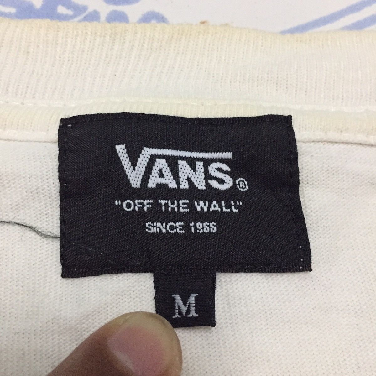Other Nice Printed Skate Roses Vans Of The Wall Tshirt Size US M / EU 48-50 / 2 - 19 Thumbnail