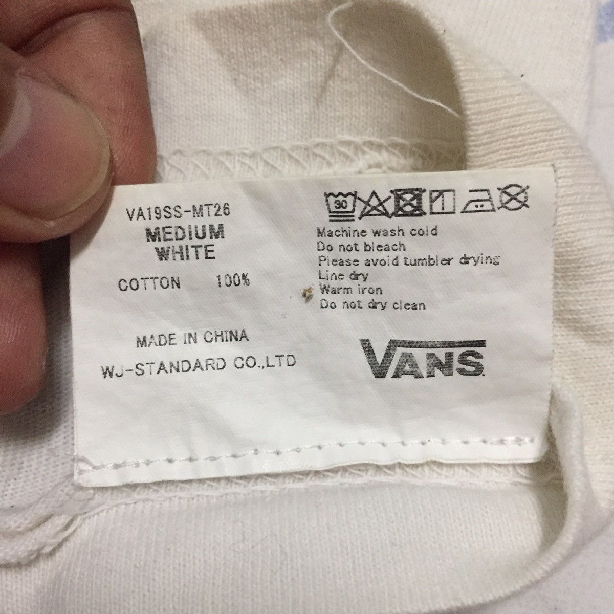Other Nice Printed Skate Roses Vans Of The Wall Tshirt Size US M / EU 48-50 / 2 - 21 Thumbnail