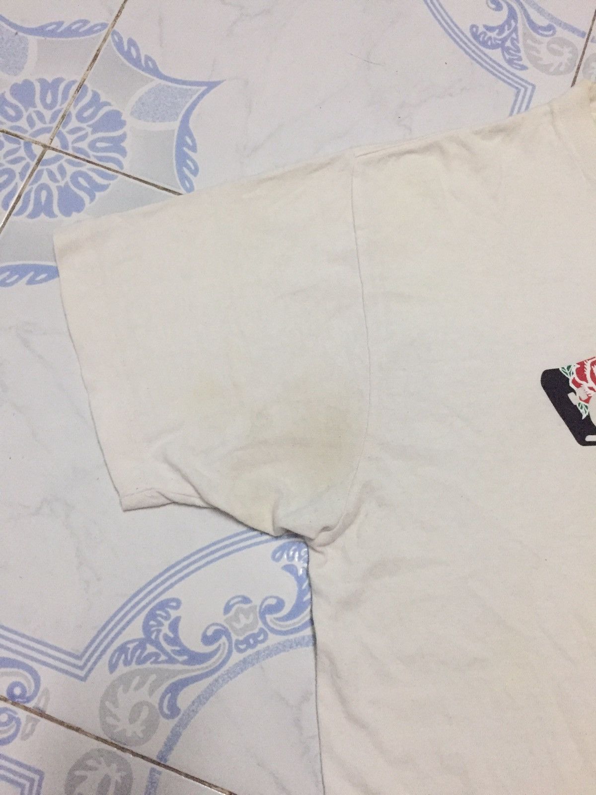 Other Nice Printed Skate Roses Vans Of The Wall Tshirt Size US M / EU 48-50 / 2 - 4 Thumbnail