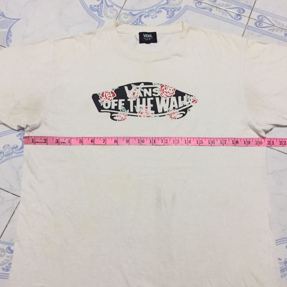 Other Nice Printed Skate Roses Vans Of The Wall Tshirt Size US M / EU 48-50 / 2 - 22 Thumbnail