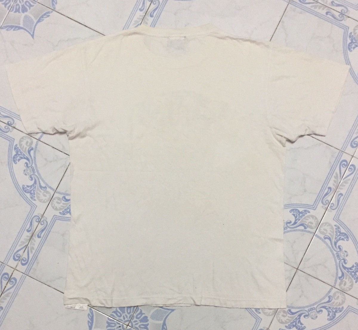Other Nice Printed Skate Roses Vans Of The Wall Tshirt Size US M / EU 48-50 / 2 - 12 Thumbnail