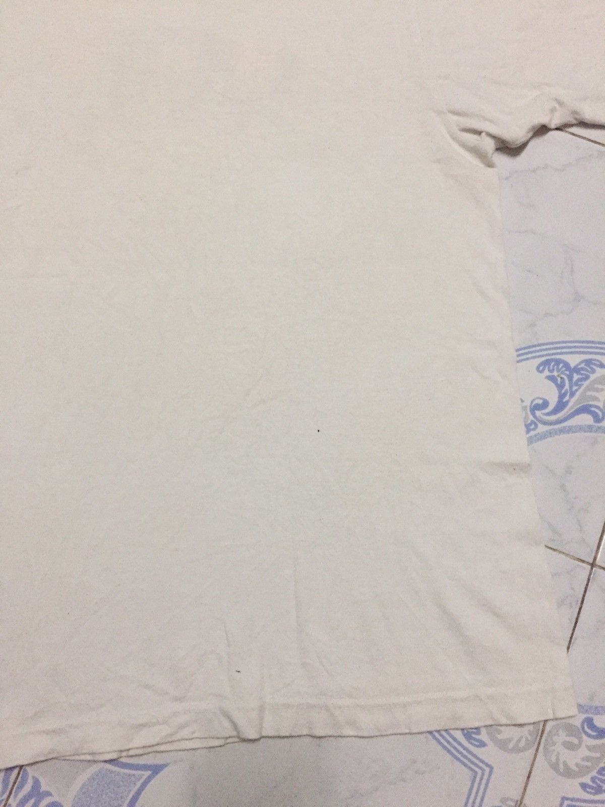 Other Nice Printed Skate Roses Vans Of The Wall Tshirt Size US M / EU 48-50 / 2 - 15 Thumbnail