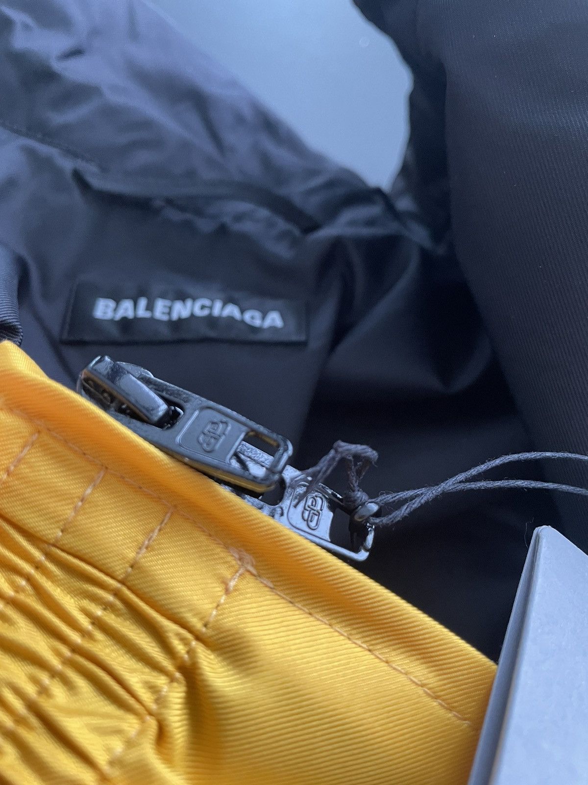 Balenciaga Limited Edition Runway $2k Brand NEW BB Logo Track Jacket Size US L / EU 52-54 / 3 - 14 Thumbnail