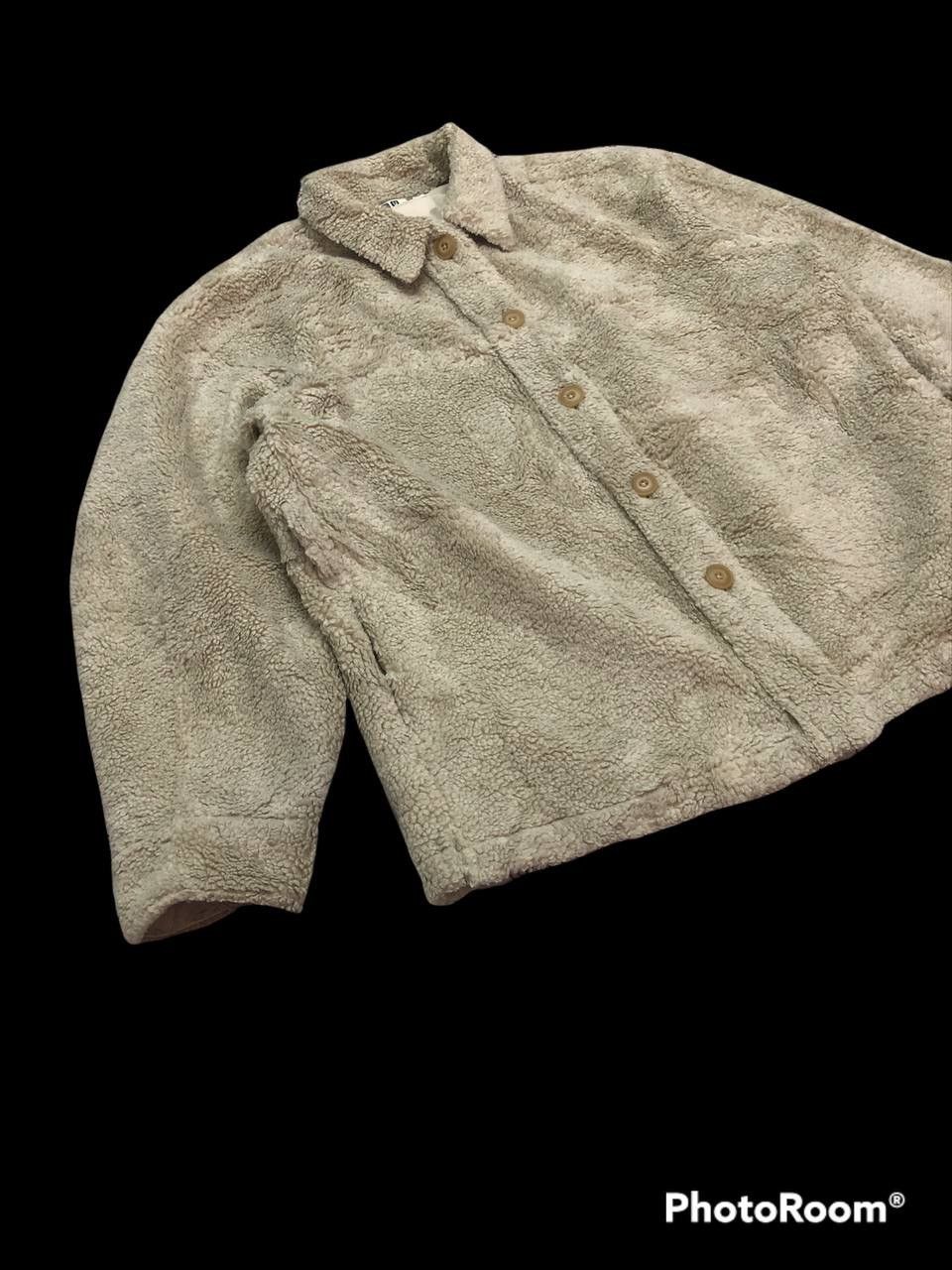 Uniqlo Uniqlo Sherpa Buttons Up Jacket Size US M / EU 48-50 / 2 - 4 Thumbnail